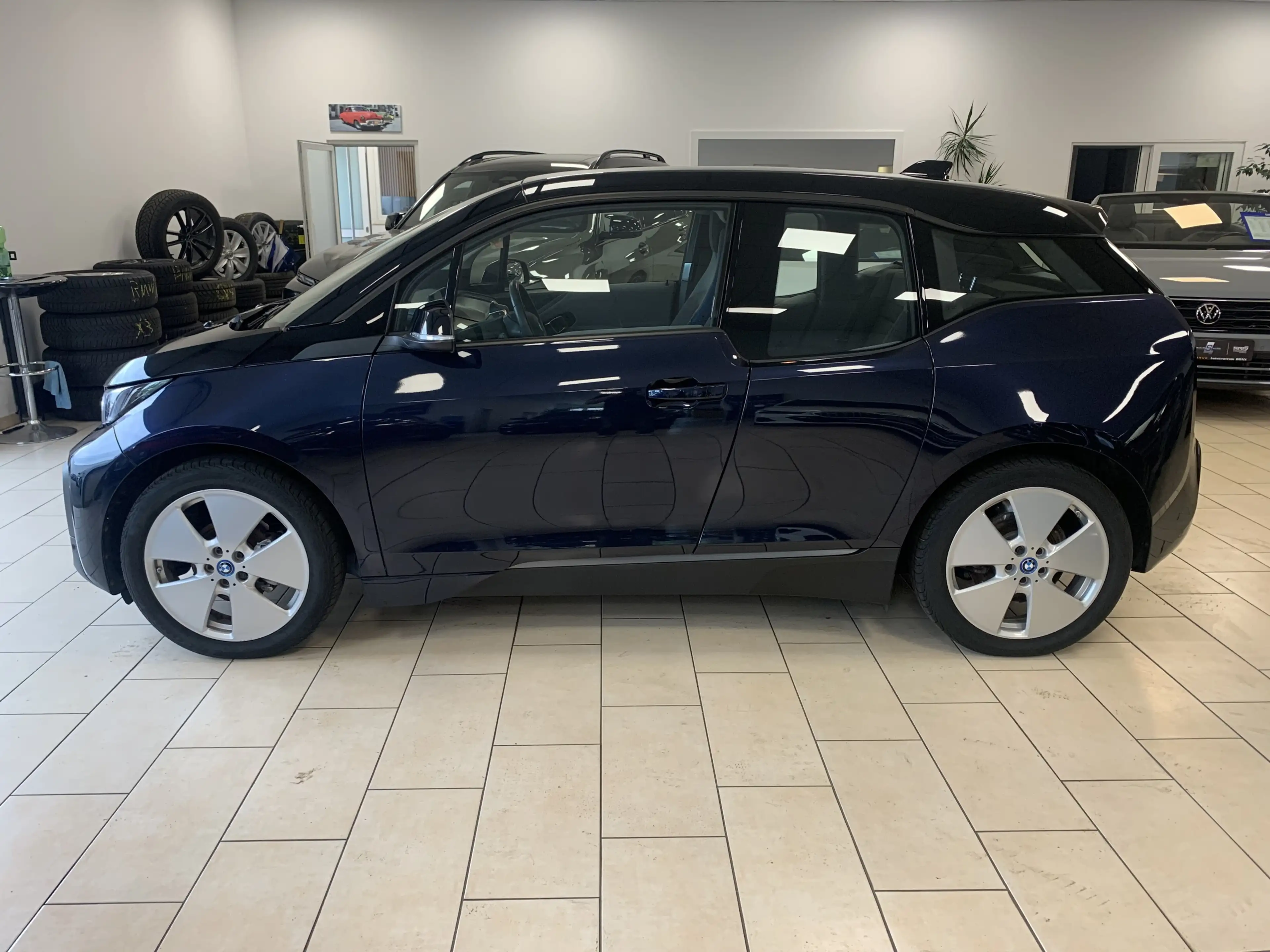 BMW i3 Navi*CarPlay*ACC*R-Cam*CarPlay*LED*Keyless*1H — photo 3