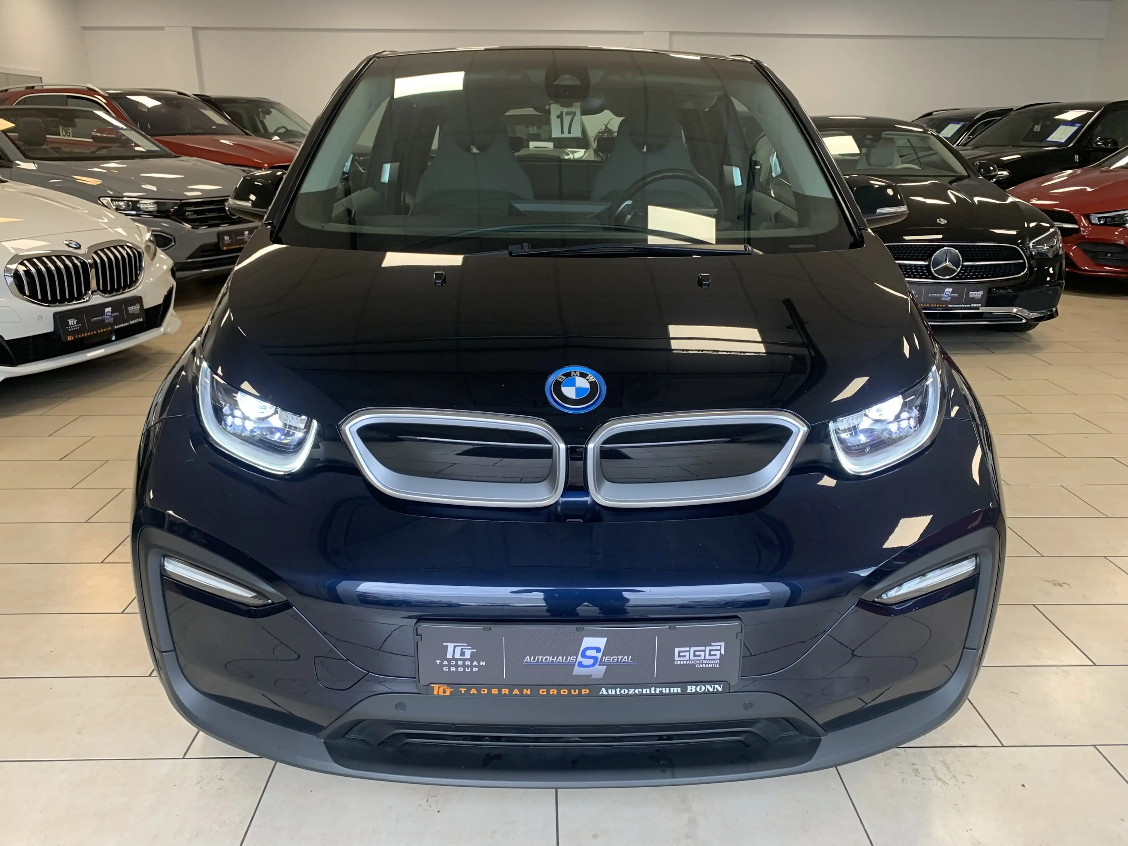 BMW i3 Navi*CarPlay*ACC*R-Cam*CarPlay*LED*Keyless*1H — photo 5