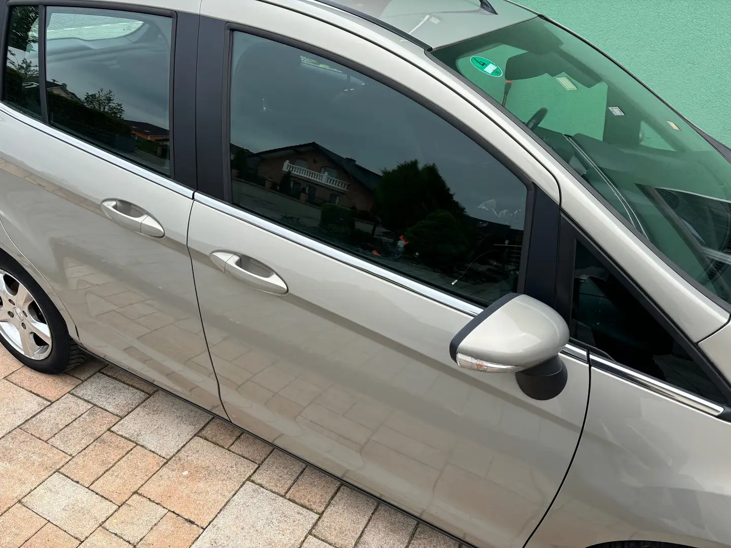 Ford B-Max B-MAX 1.4 Titanium Šedá - 1