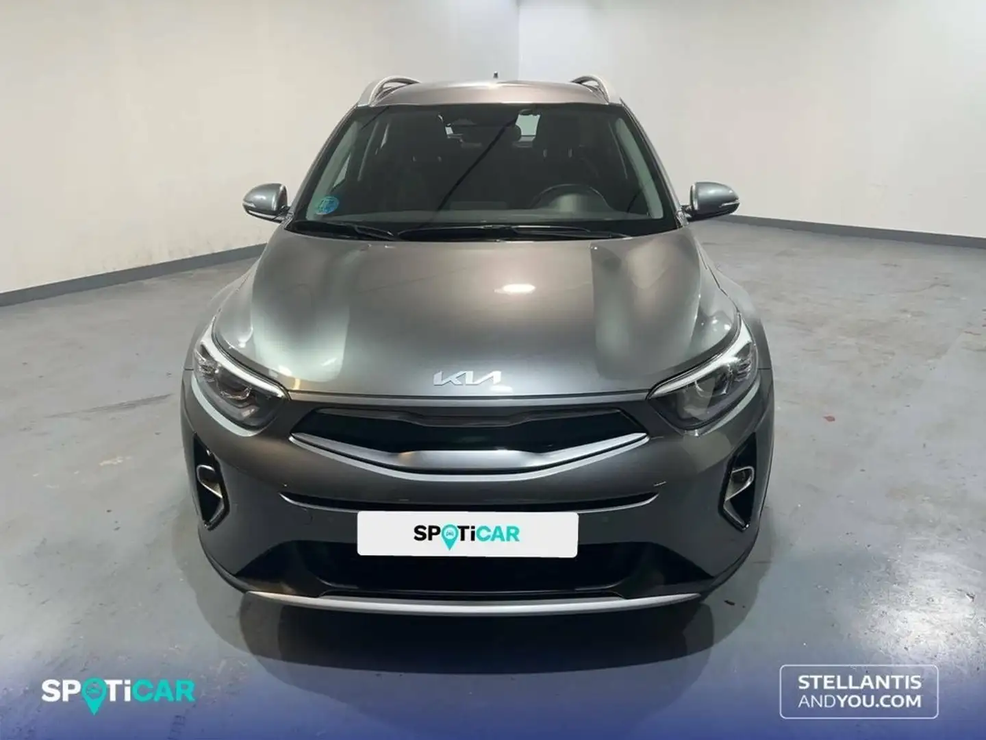 Kia Stonic 1.0 T-GDi 74kW (100CV) MHEV MT Drive Gris - 2