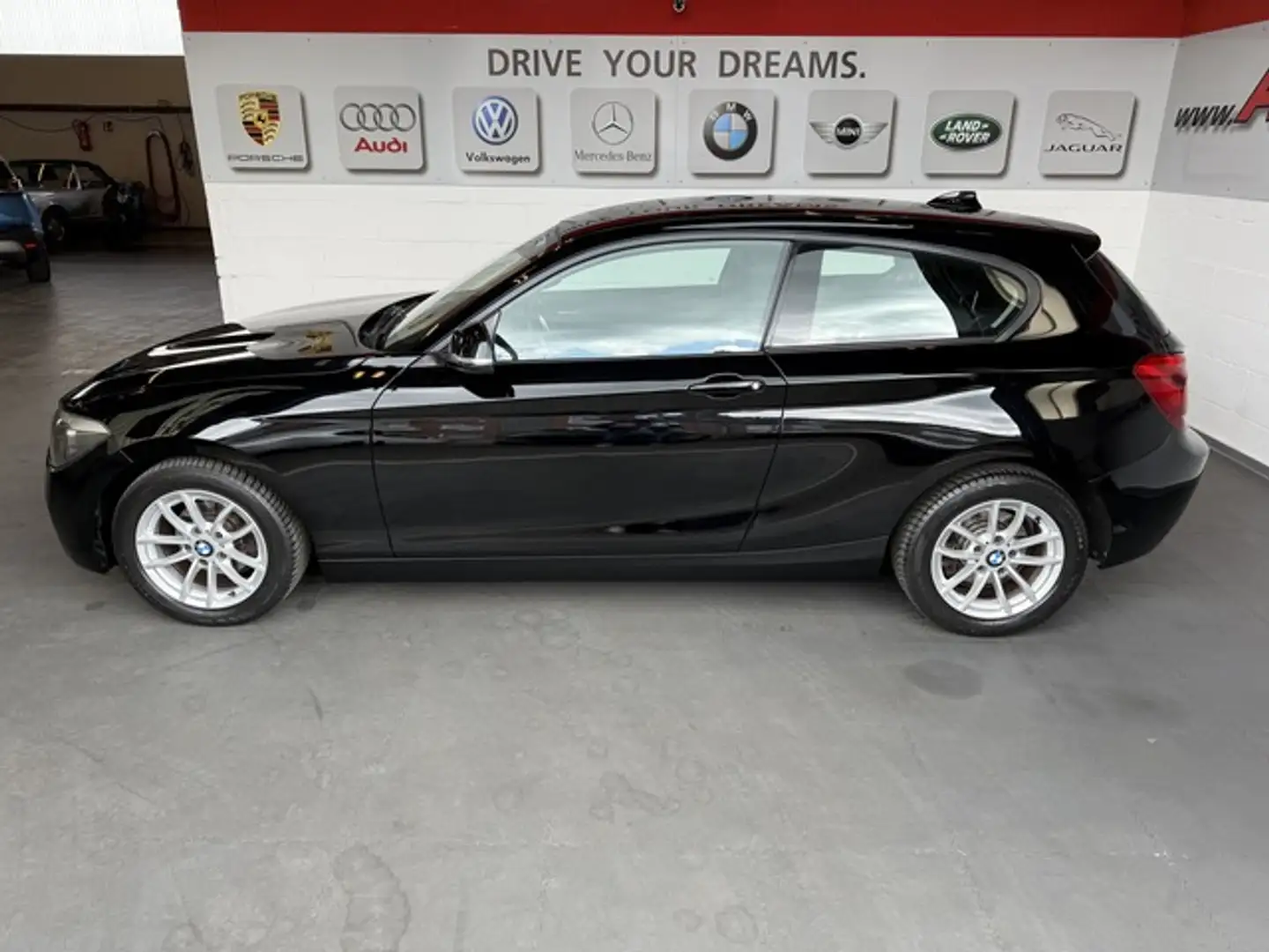 BMW 116 i *Kette neu*Navi*Sitzheizung*PDC*2.Hand*Top Noir - 2