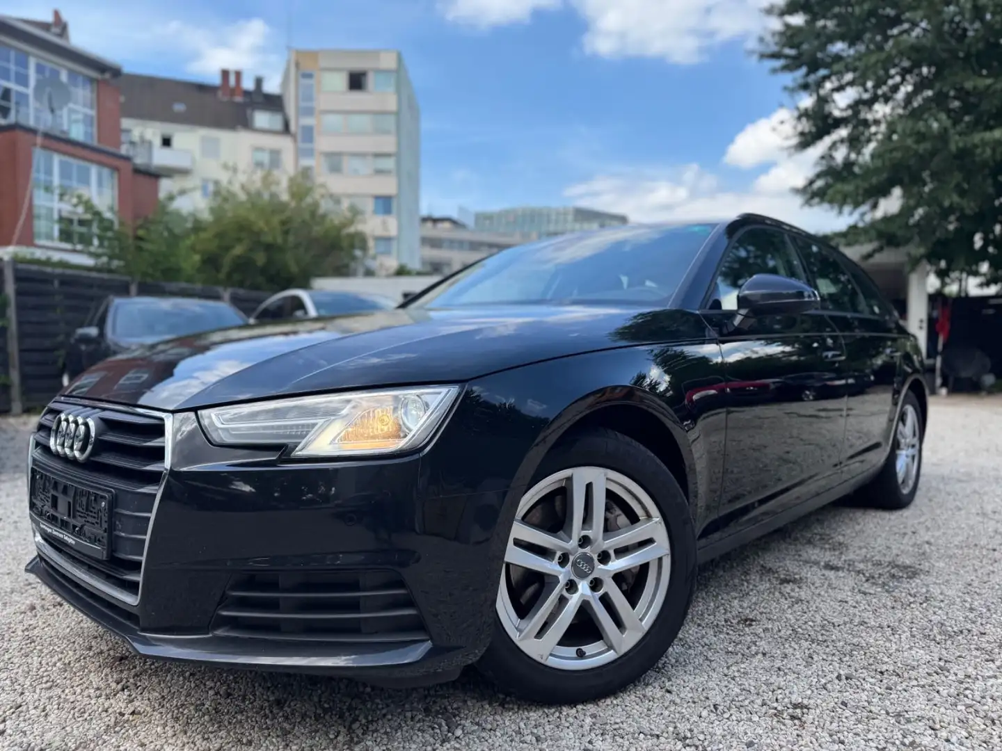 Audi A4 Avant 40 TDI/AUT./NAVI/SHZ/KLIMA/PDC/E-HECK* Zwart - 1