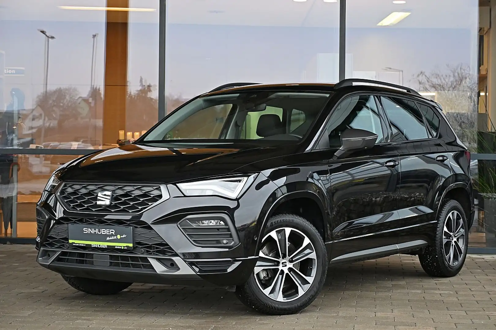 SEAT Ateca 2,0 FR TDI DSG LED, Navi, eKlappe, Kamera, Park... Schwarz - 1