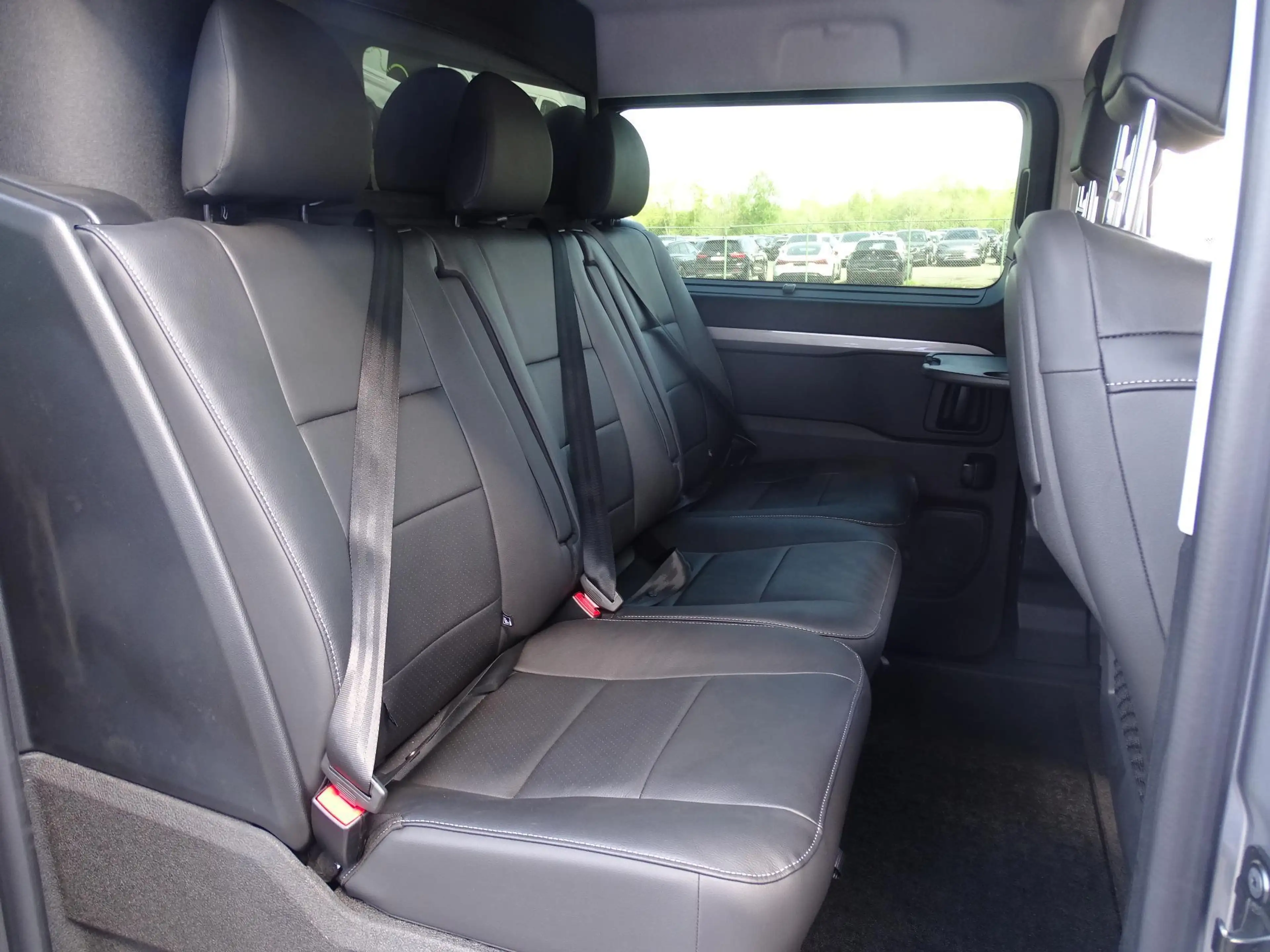Opel Vivaro 2.2 Turbo 180 S/S AT8 DC L3H1 — photo 9