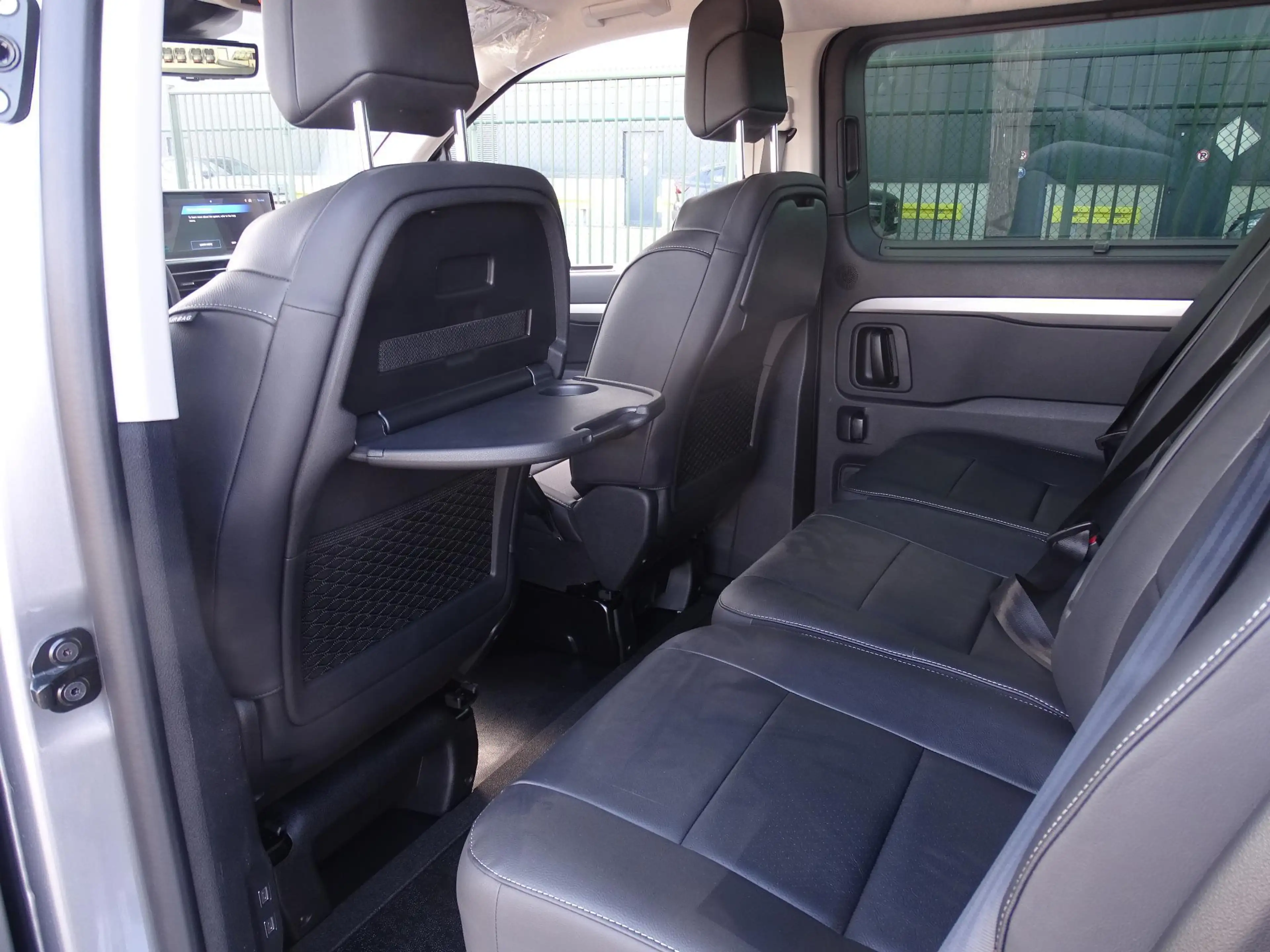 Opel Vivaro 2.2 Turbo 180 S/S AT8 DC L3H1 — photo 8