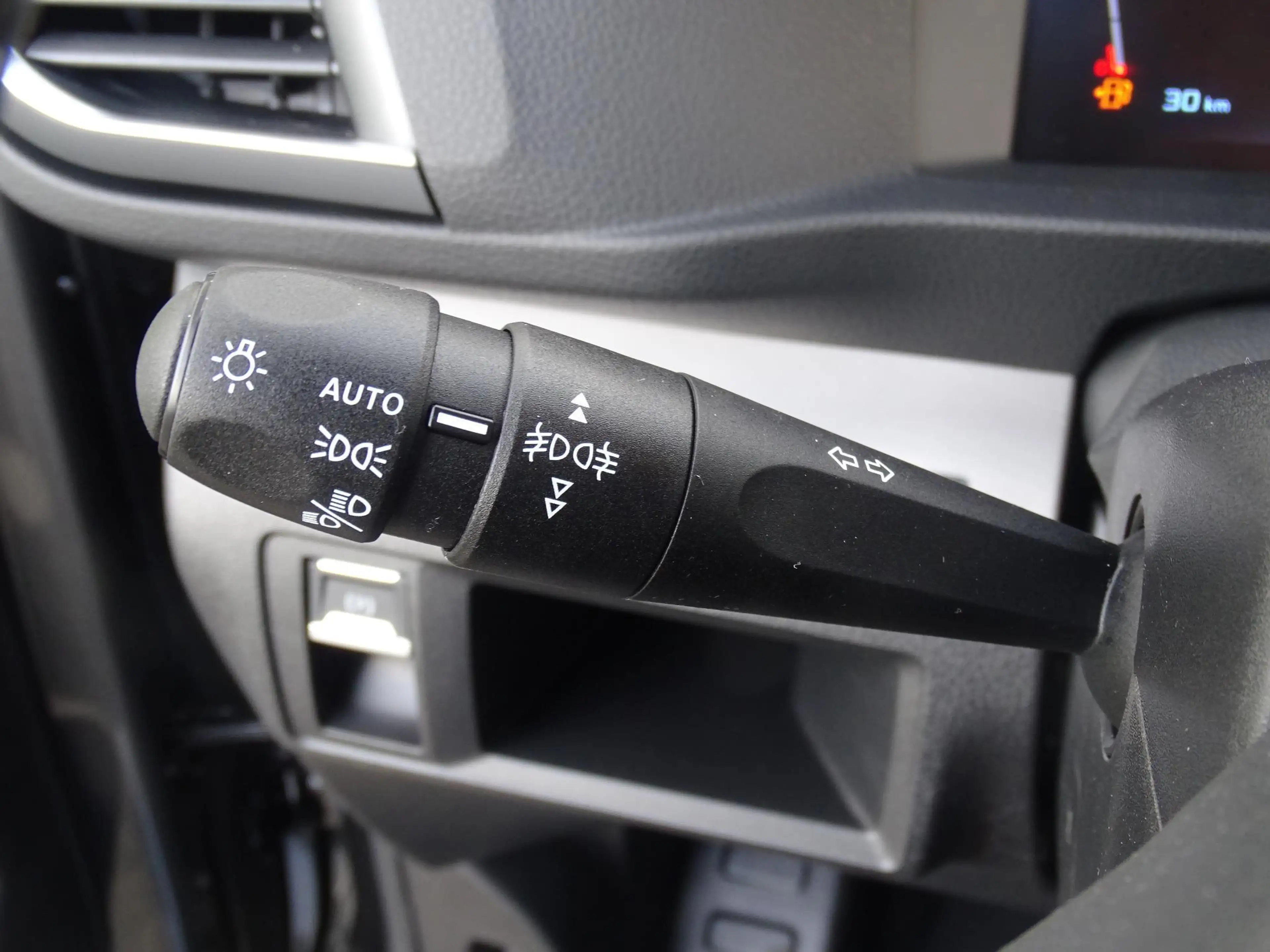 Opel Vivaro 2.2 Turbo 180 S/S AT8 DC L3H1 — photo 15