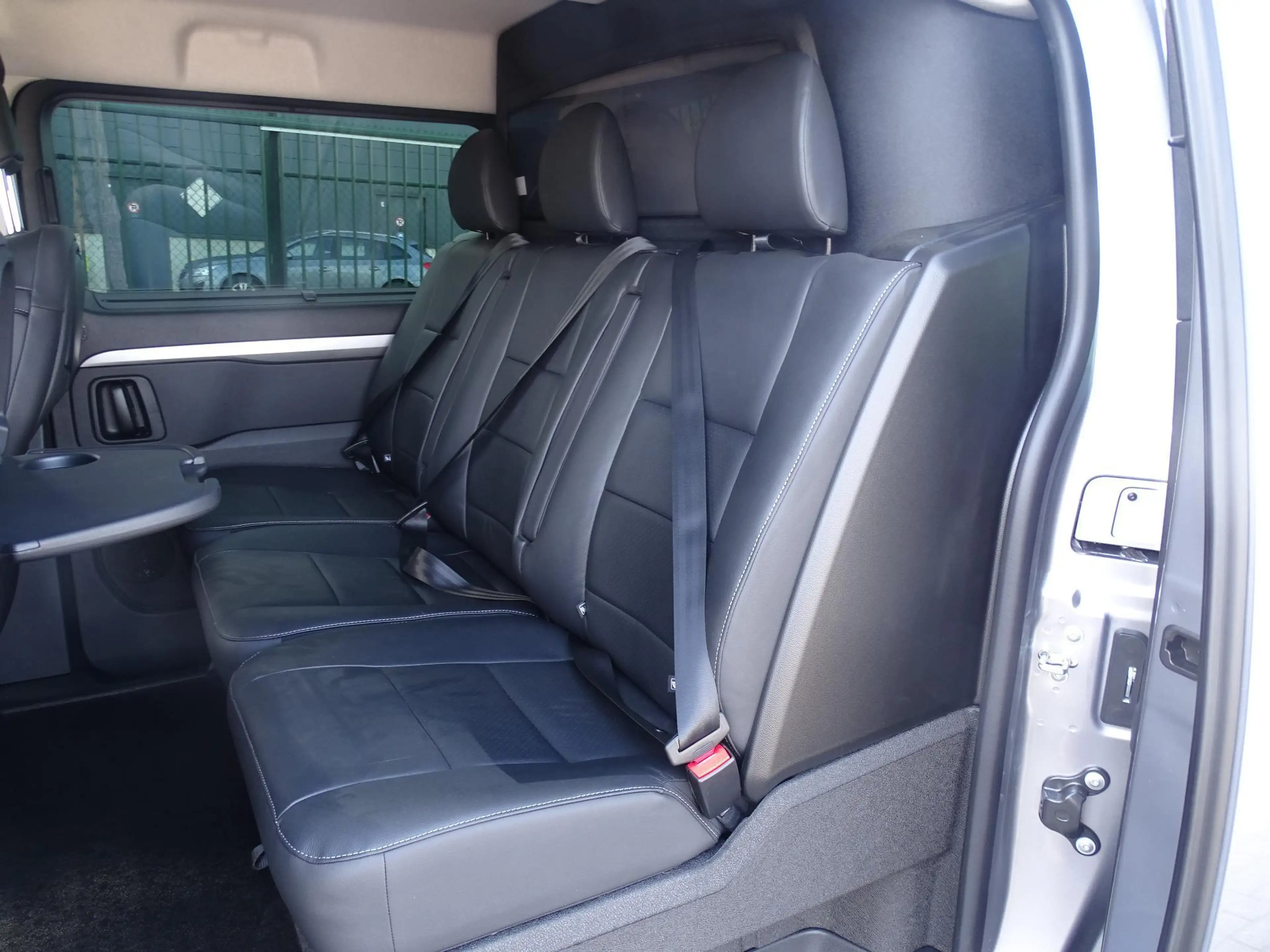 Opel Vivaro 2.2 Turbo 180 S/S AT8 DC L3H1 — photo 11
