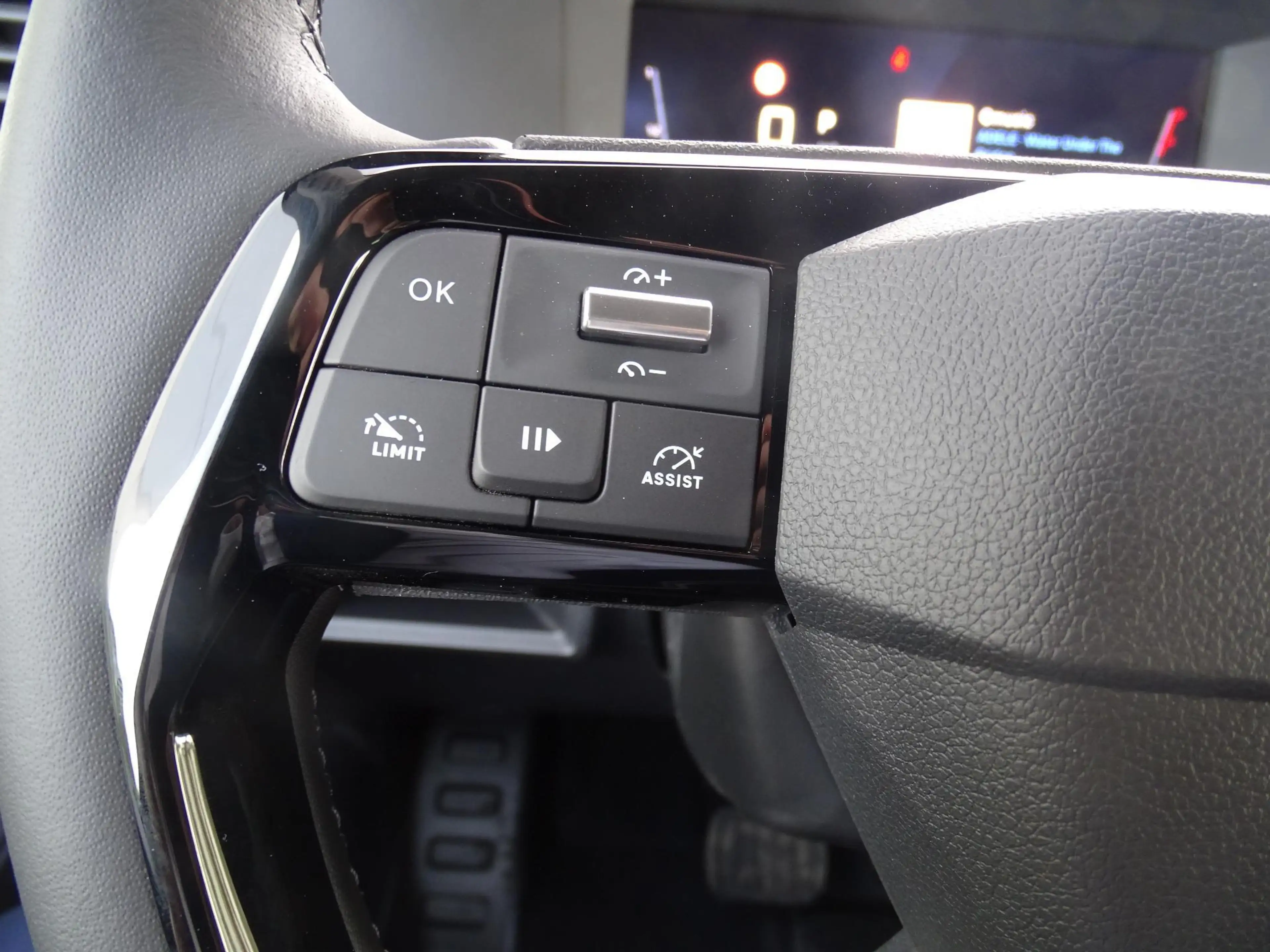 Opel Vivaro 2.2 Turbo 180 S/S AT8 DC L3H1 — photo 12