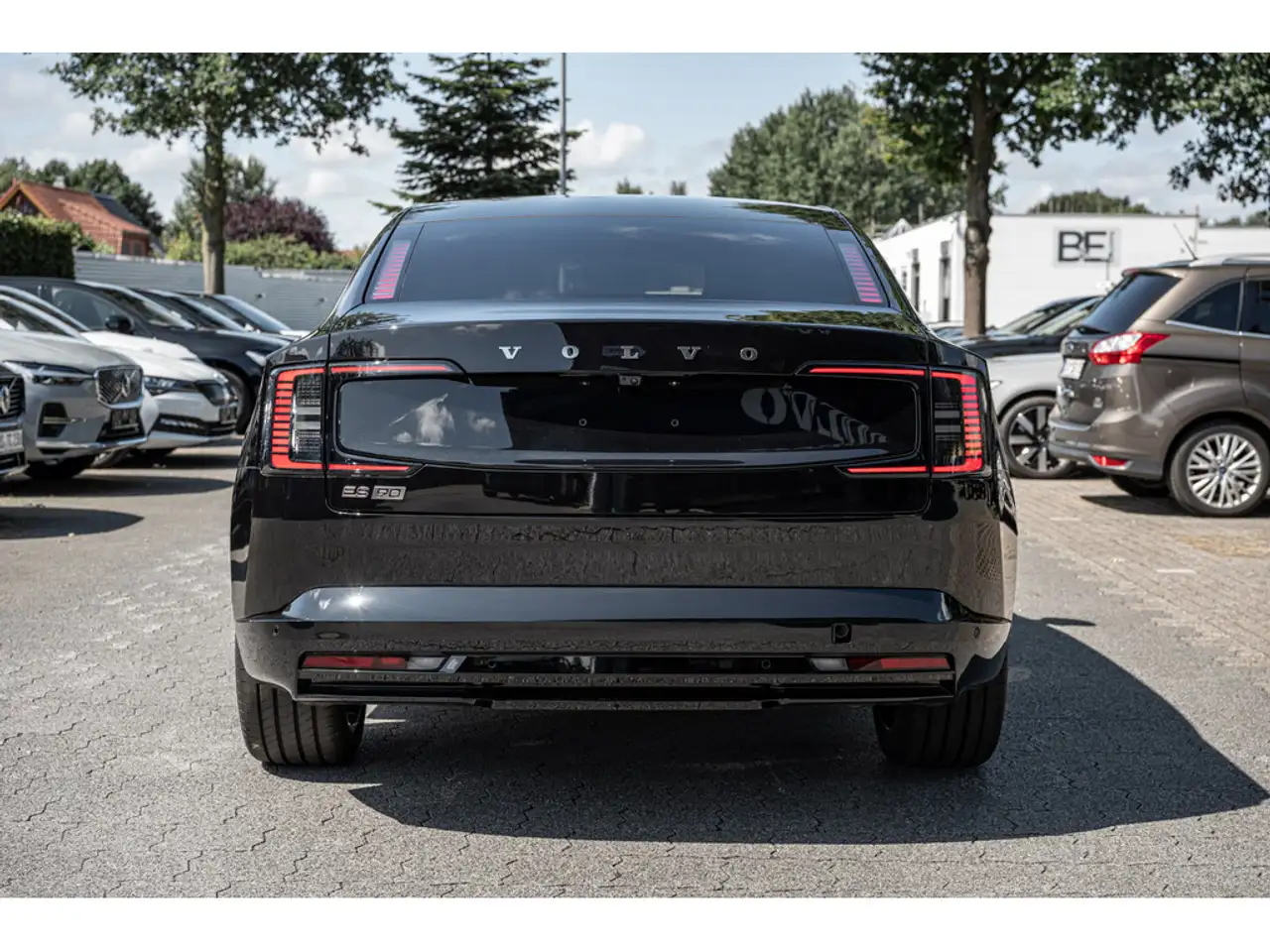 Volvo ES90 2026