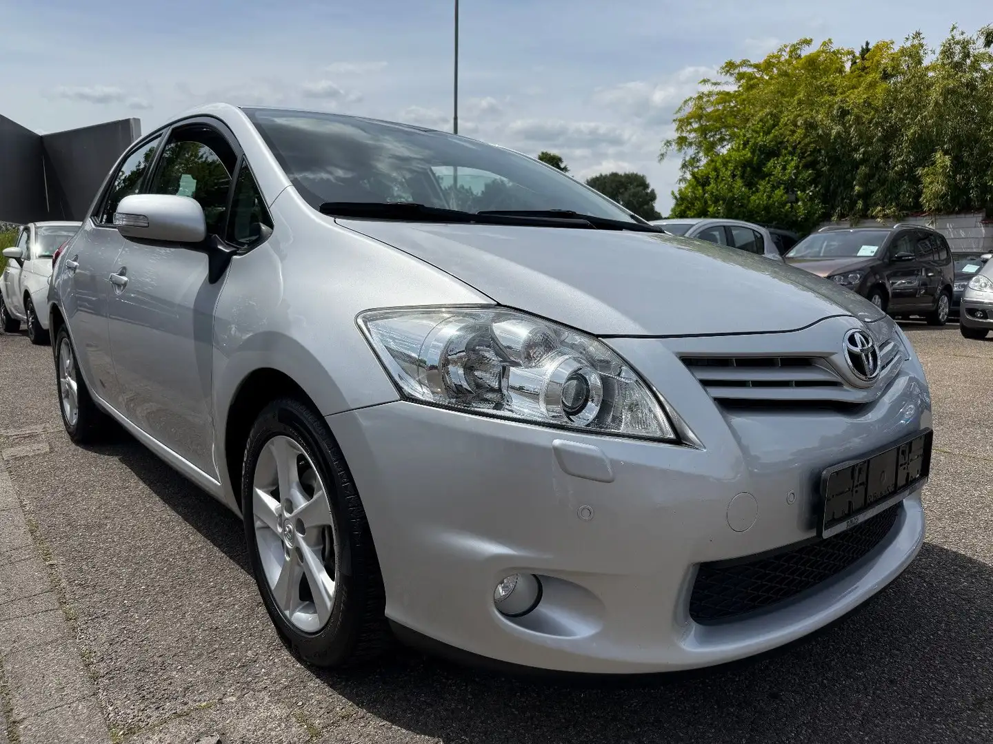 Toyota Auris Executive 1,6L 132PS Automatik Klima Silber - 2