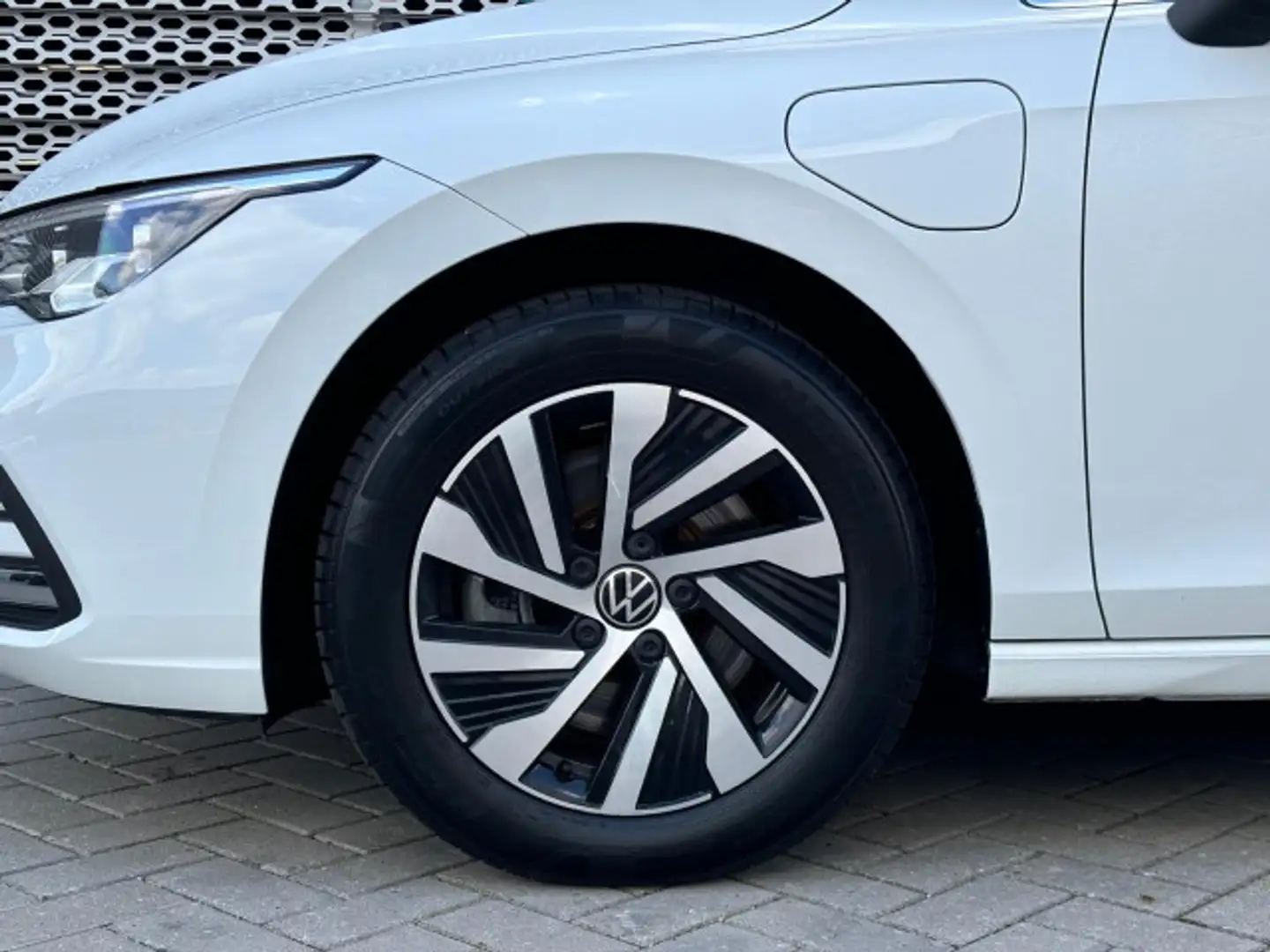 Volkswagen Golf 1.4 eHybrid Style / NAVI / APP.Connect Wit - 2