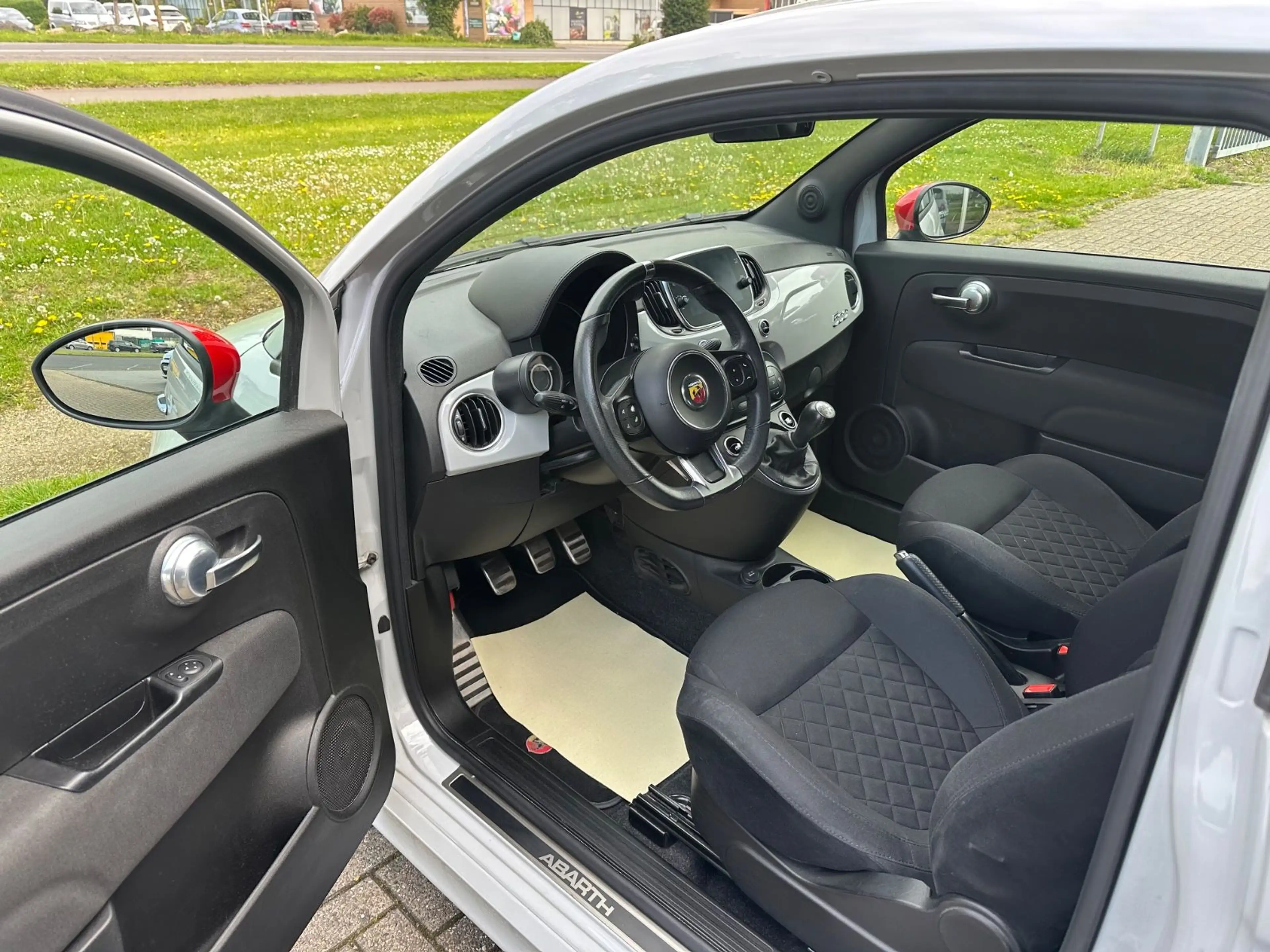 Abarth 500 595*NAVI*PDC* — photo 9