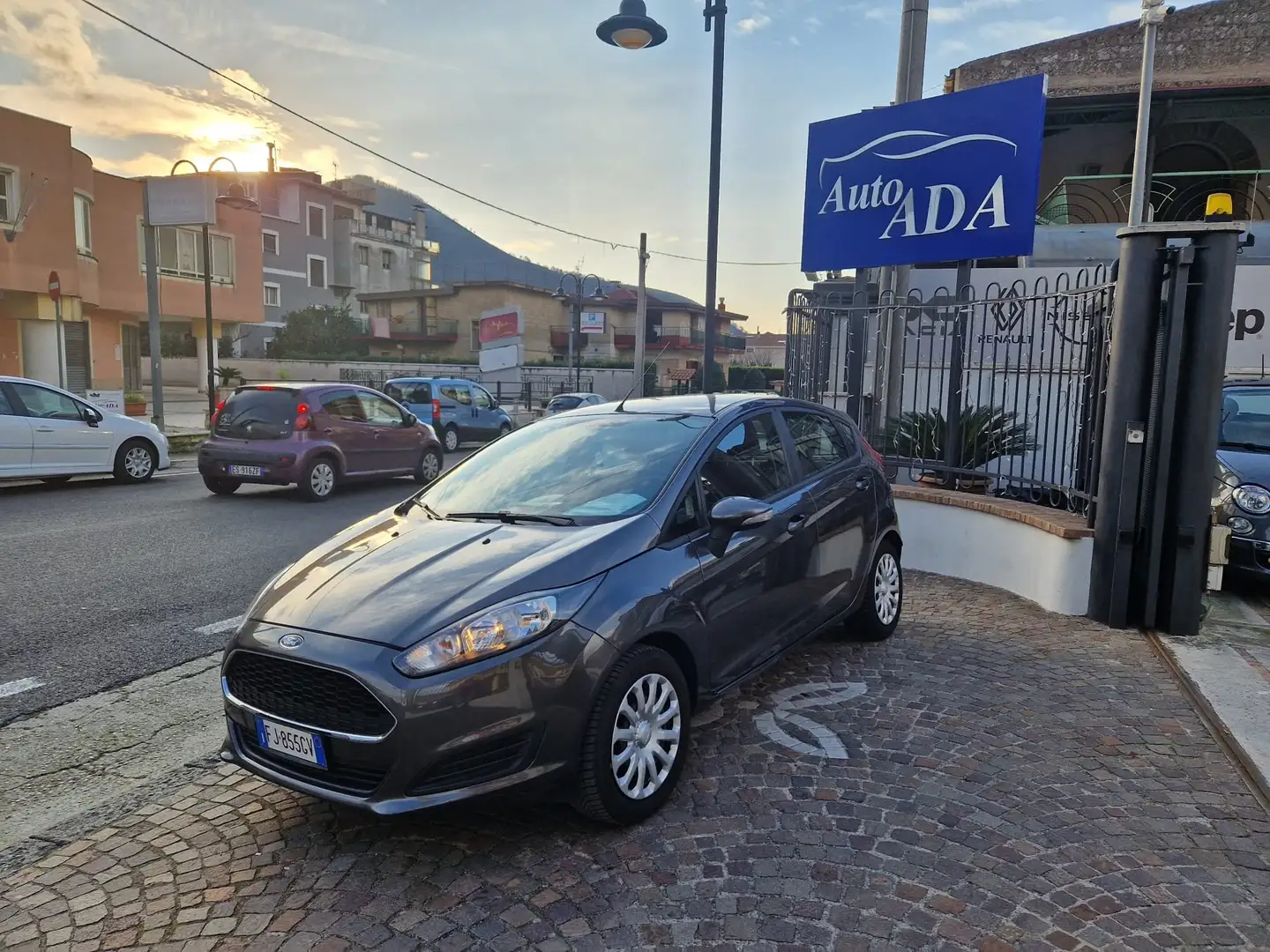 Ford Fiesta Fiesta 5p 1.5 tdci Plus 75cv E6 Gris - 1