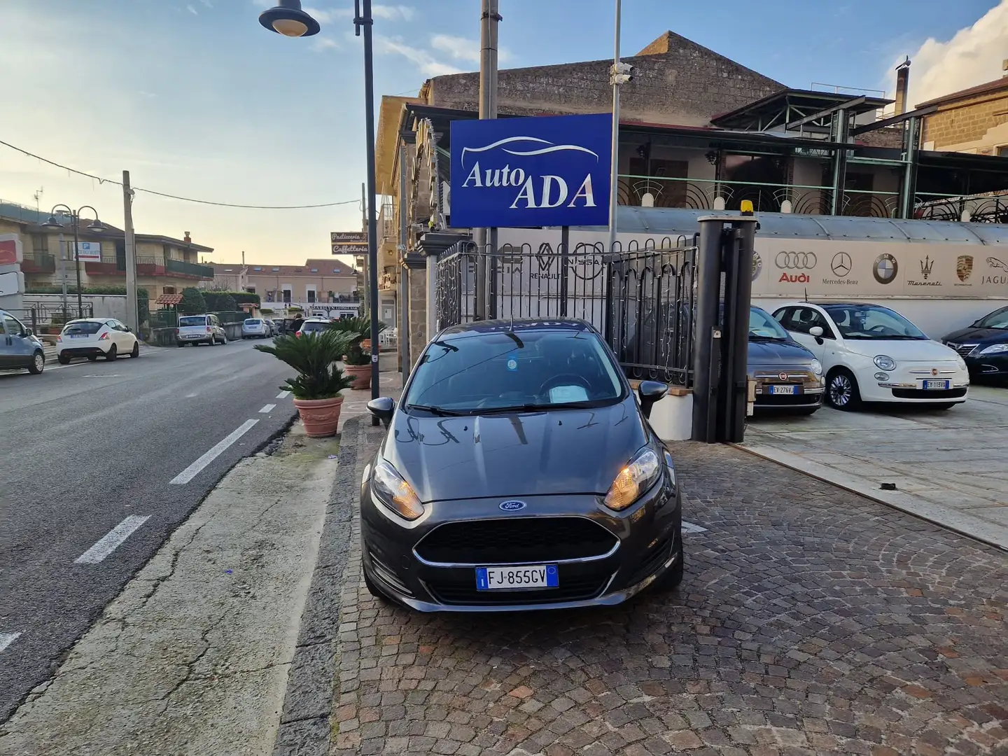 Ford Fiesta Fiesta 5p 1.5 tdci Plus 75cv E6 Gris - 2