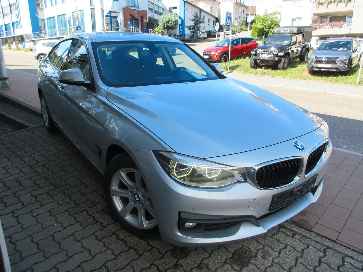 BMW 320 Advantage/Navi/PDC/LED/Sitzhei Plateado - 1
