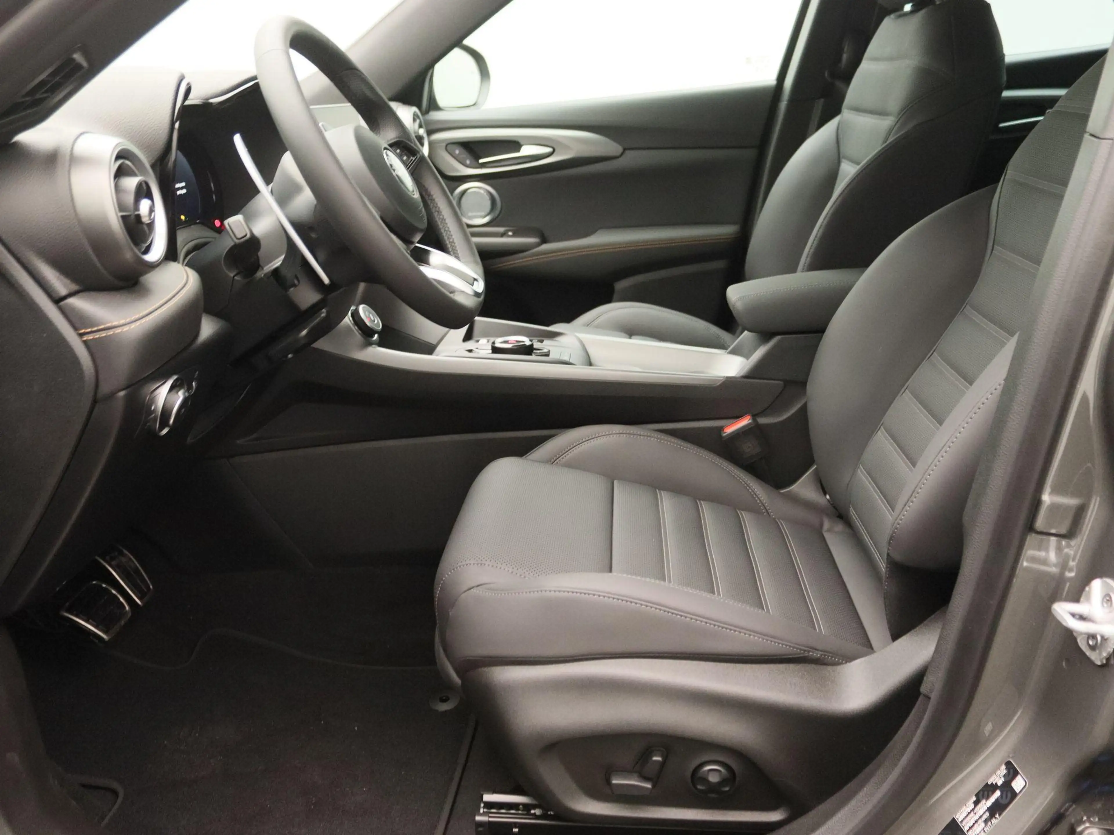 Alfa Romeo Tonale 1.3 Ibrida Plug-In Q4 Sport Speciale | Panorama da — photo 12