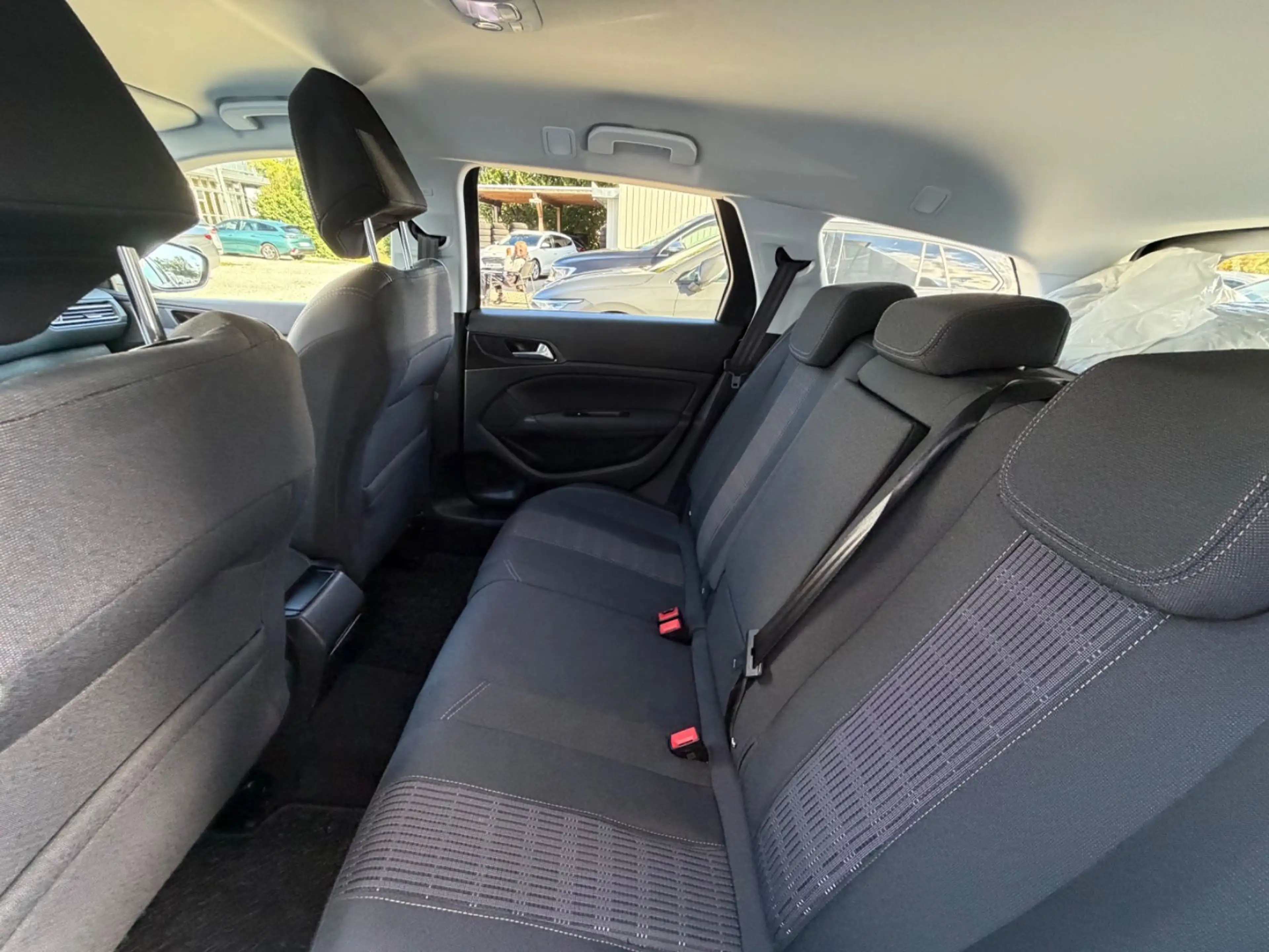 Peugeot 308 SW 1.5 HDi Allure Pack/1.Hand/Kamera/AHK/ACC — photo 12