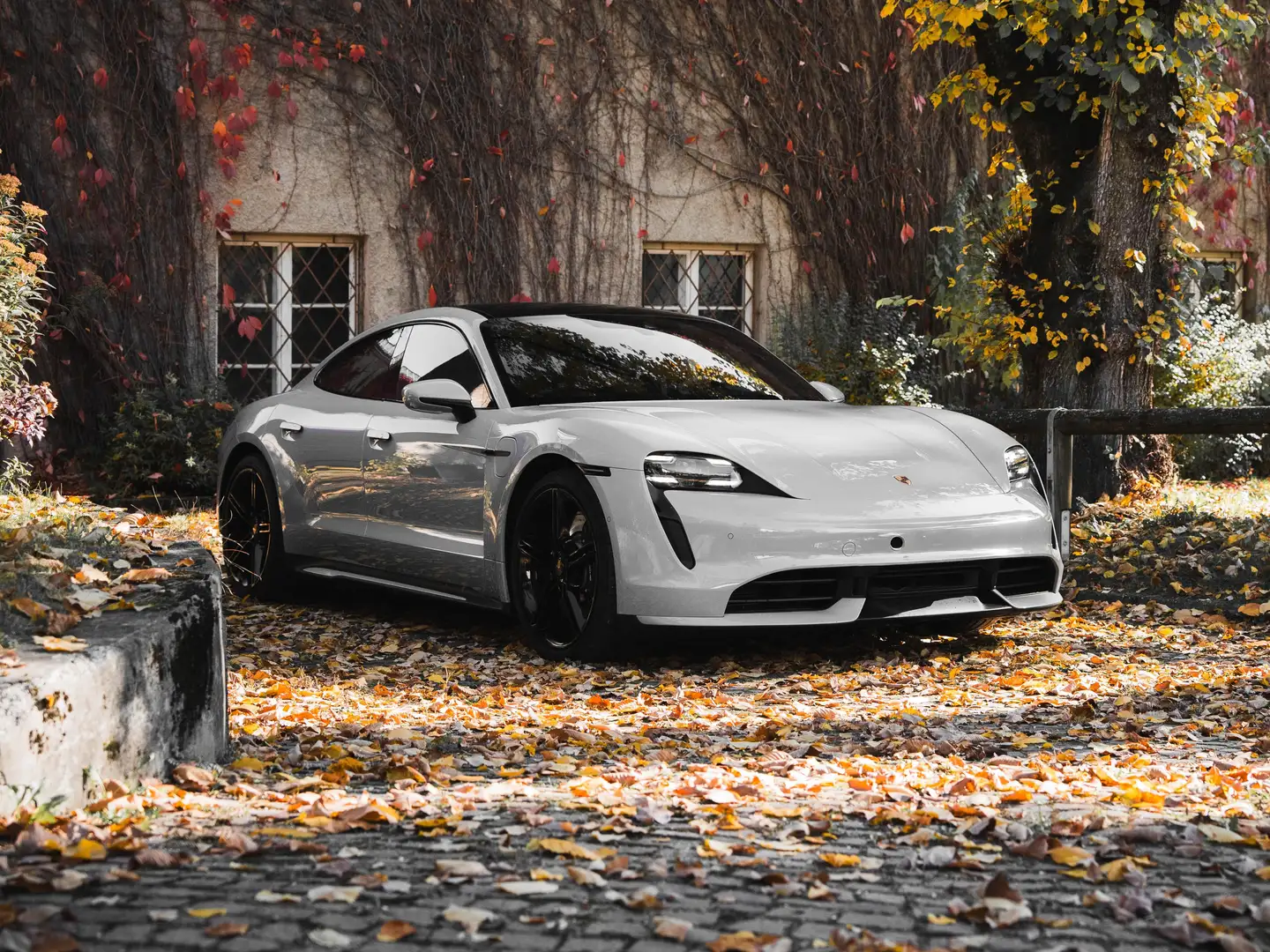 Porsche Taycan Turbo * Kreide * Approved 04/2027 * Gris - 1