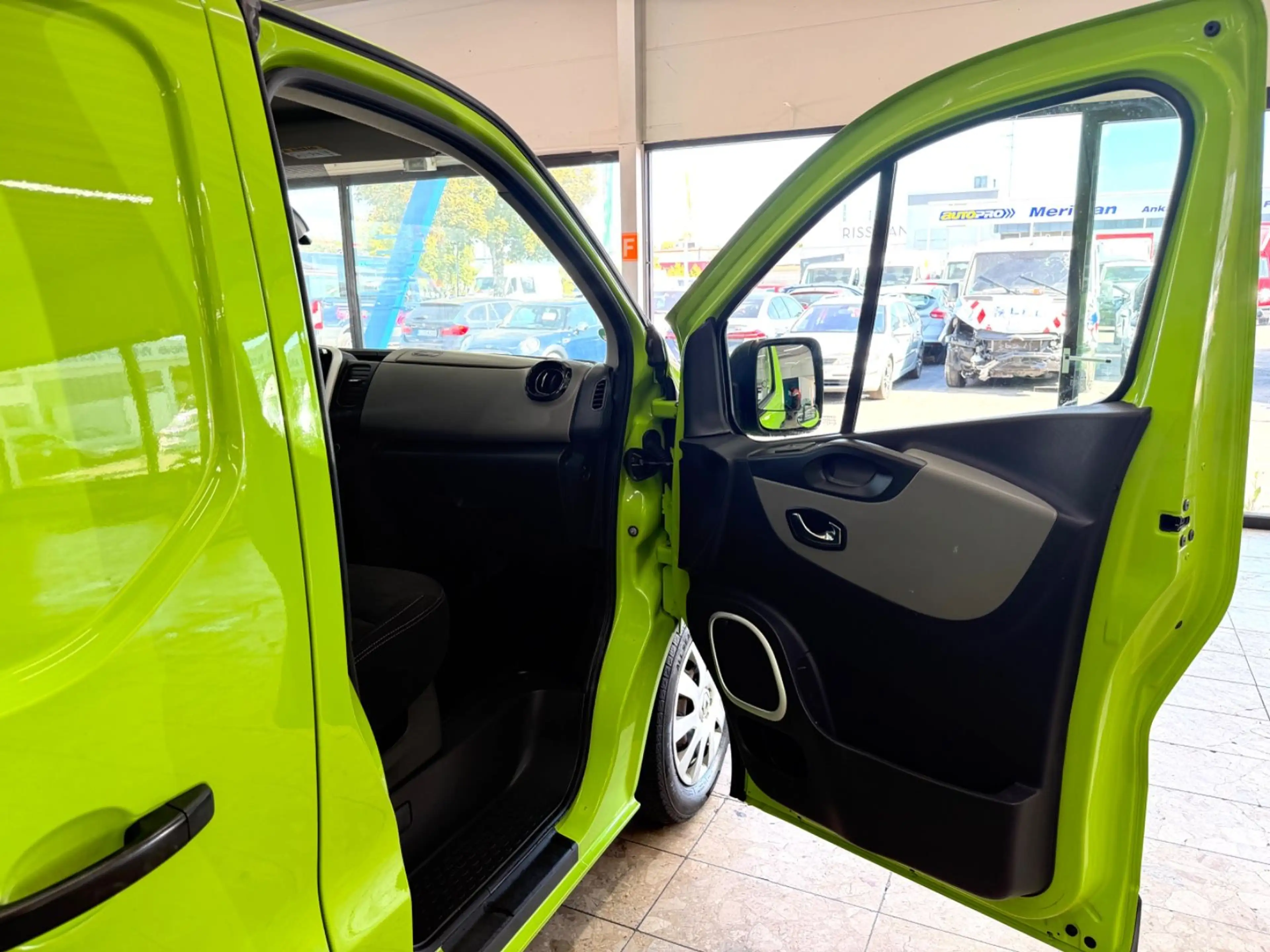 Renault Trafic 1,6 L1H1 Top Zustand Klima Navi AHK — photo 12