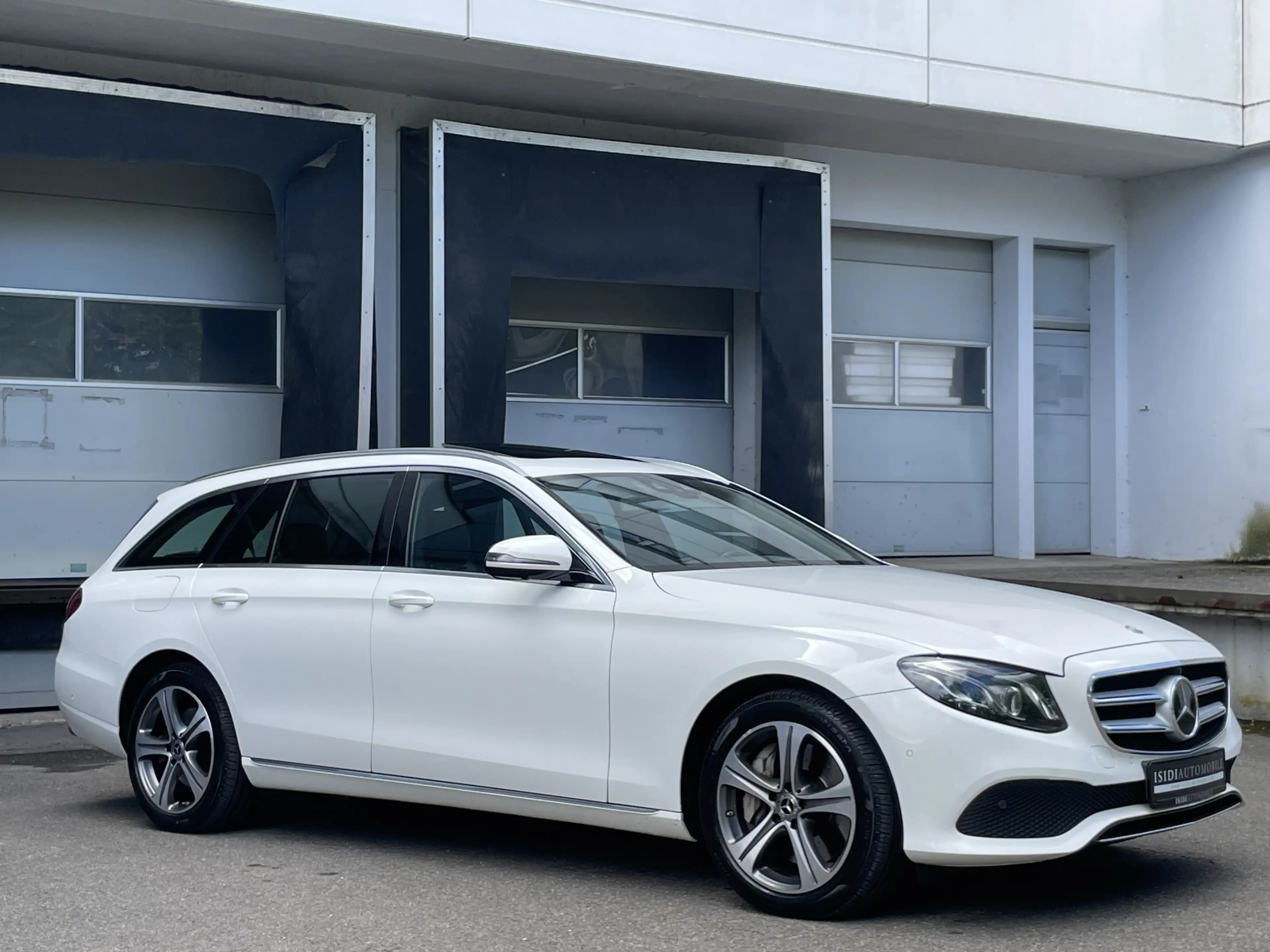 Mercedes-Benz E 400 D 4-M Avantgarde LED Distronic 360°-Kamera — photo 8