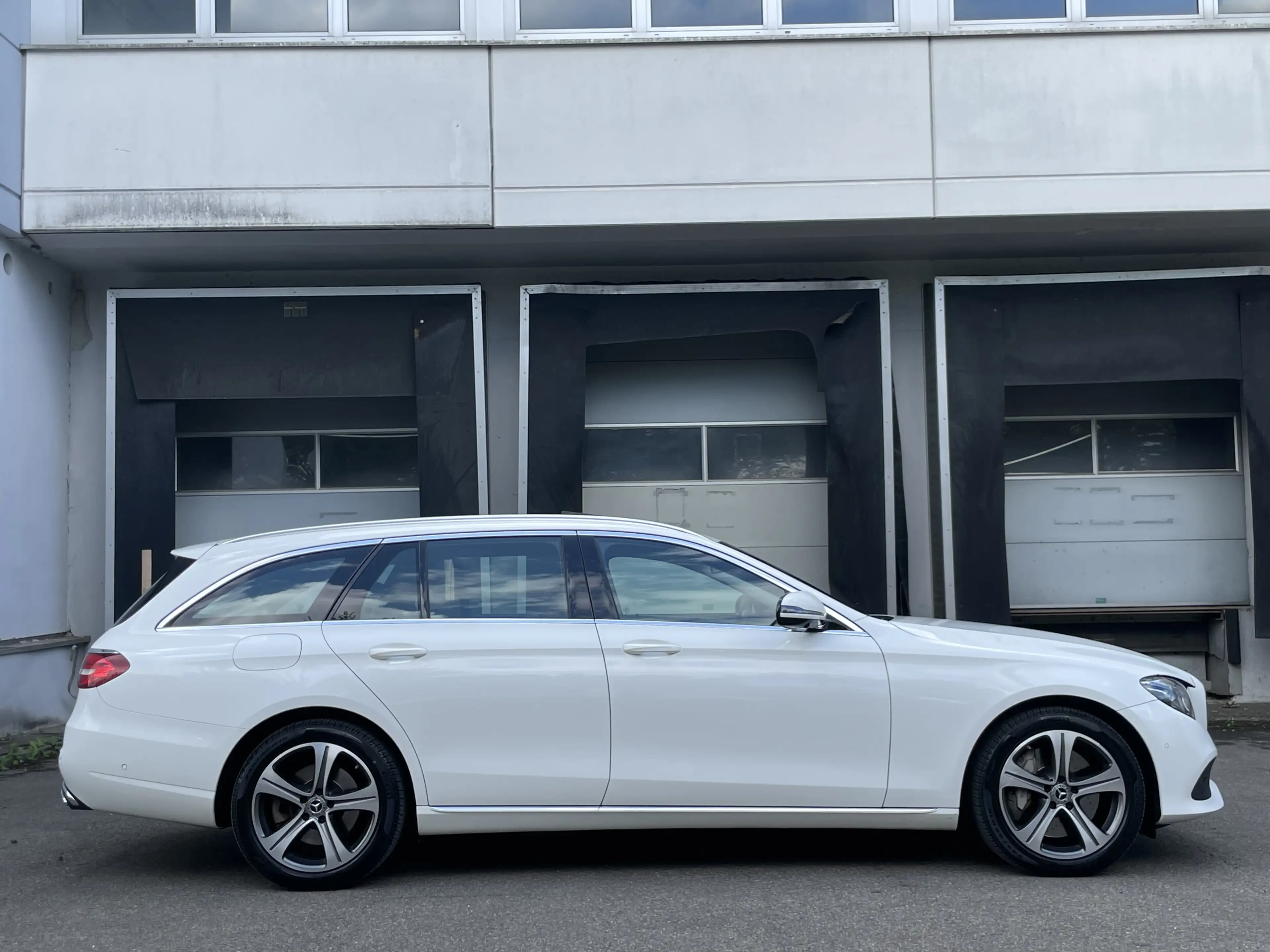 Mercedes-Benz E 400 D 4-M Avantgarde LED Distronic 360°-Kamera — photo 7