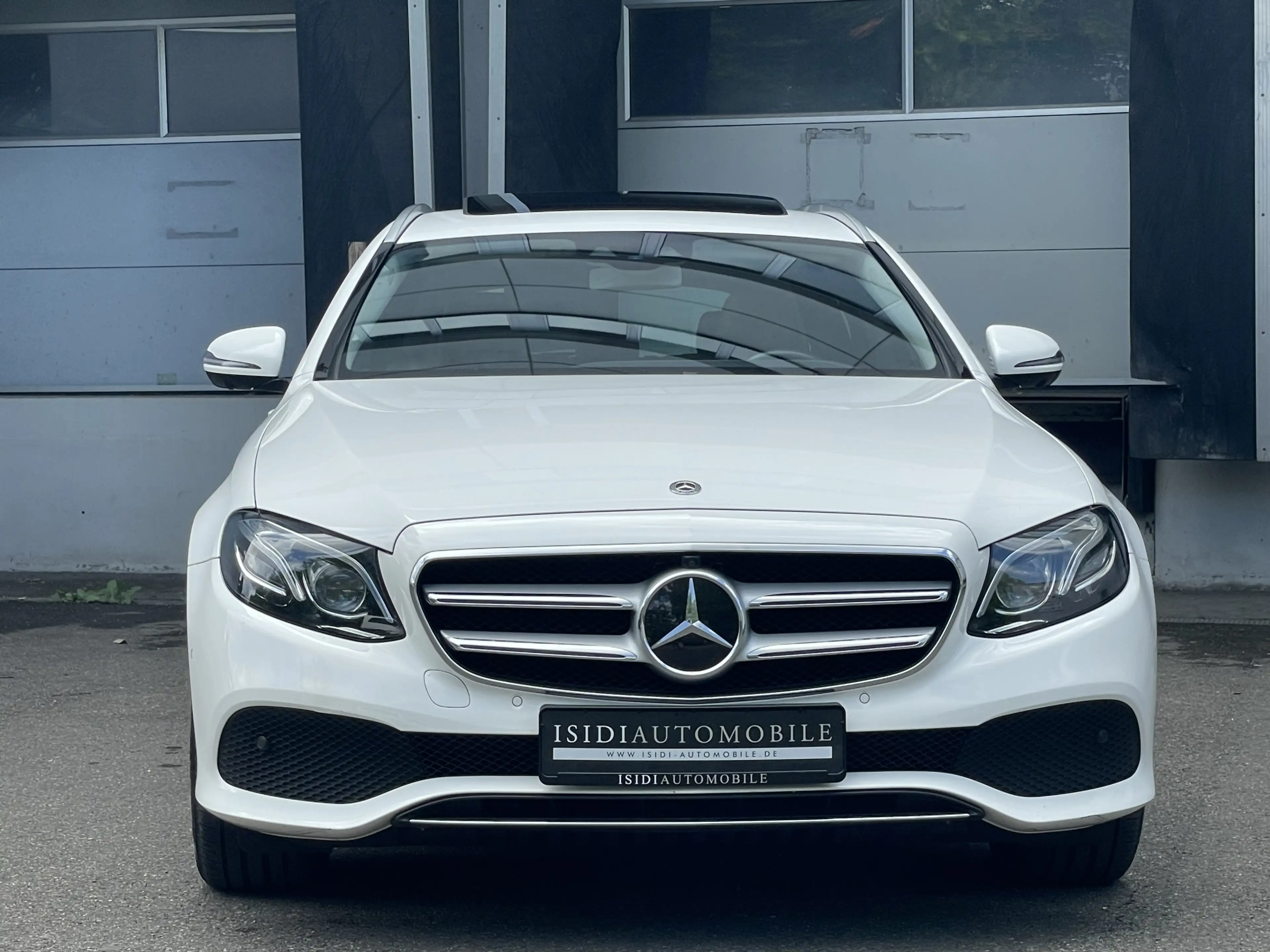 Mercedes-Benz E 400 D 4-M Avantgarde LED Distronic 360°-Kamera — photo 10