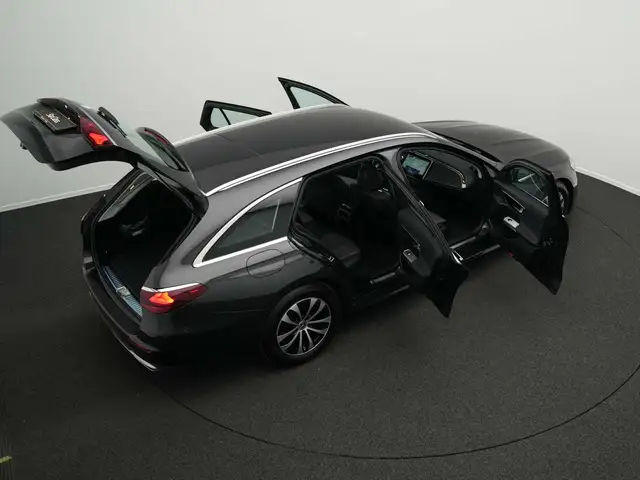 Mercedes-Benz E view 15