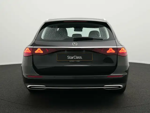 Mercedes-Benz E view 4
