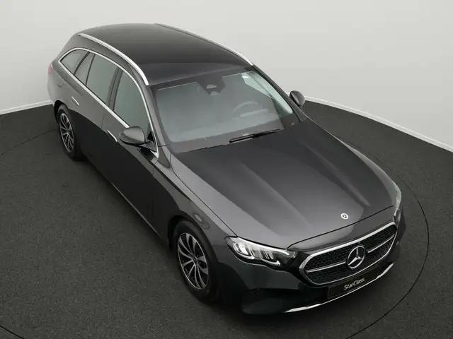 Mercedes-Benz E view 12