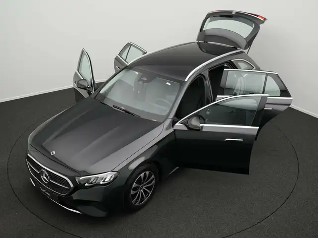 Mercedes-Benz E view 14