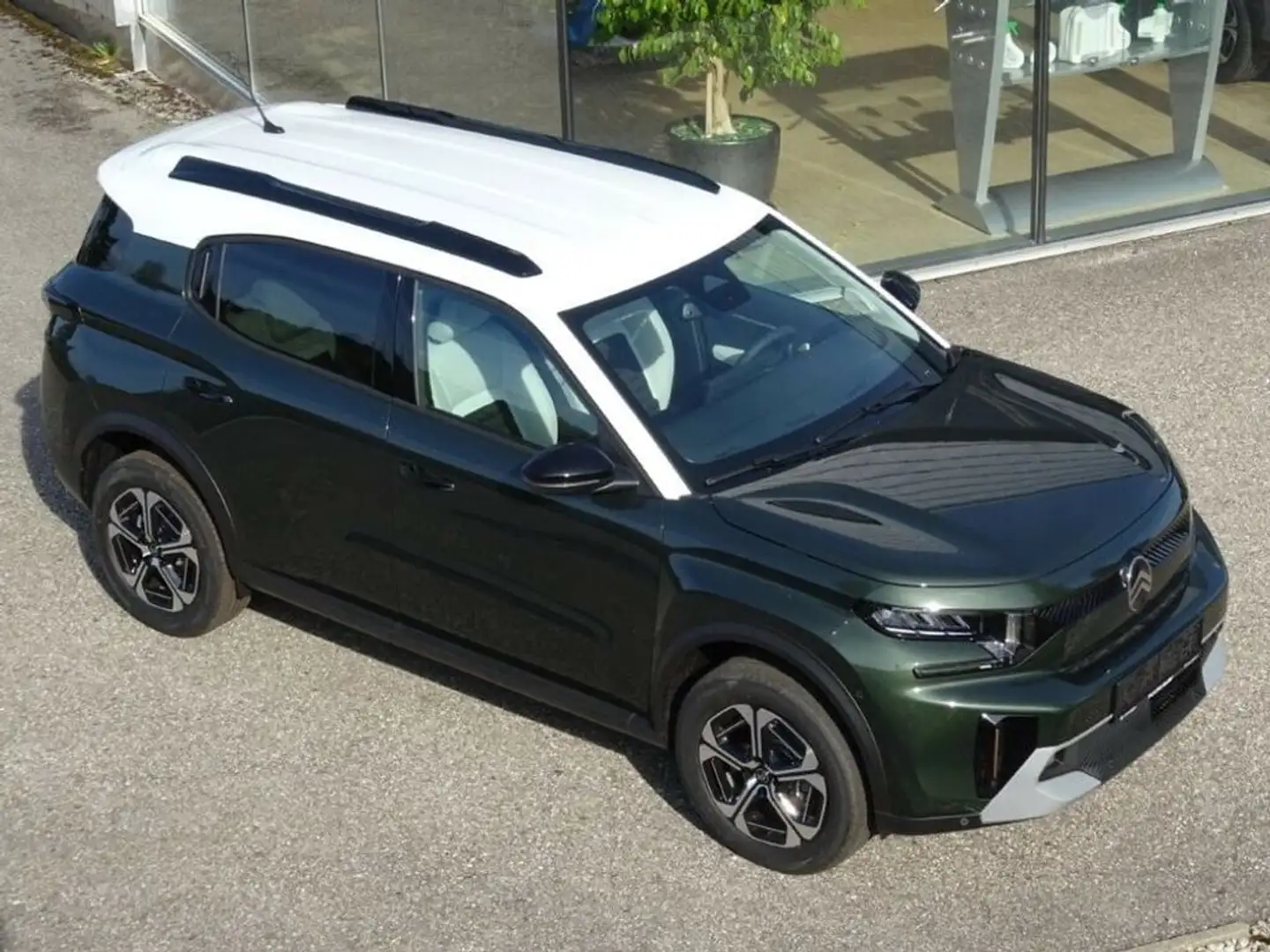 Citroen C3 Aircross Hybrid 145 MAX Grün - 2