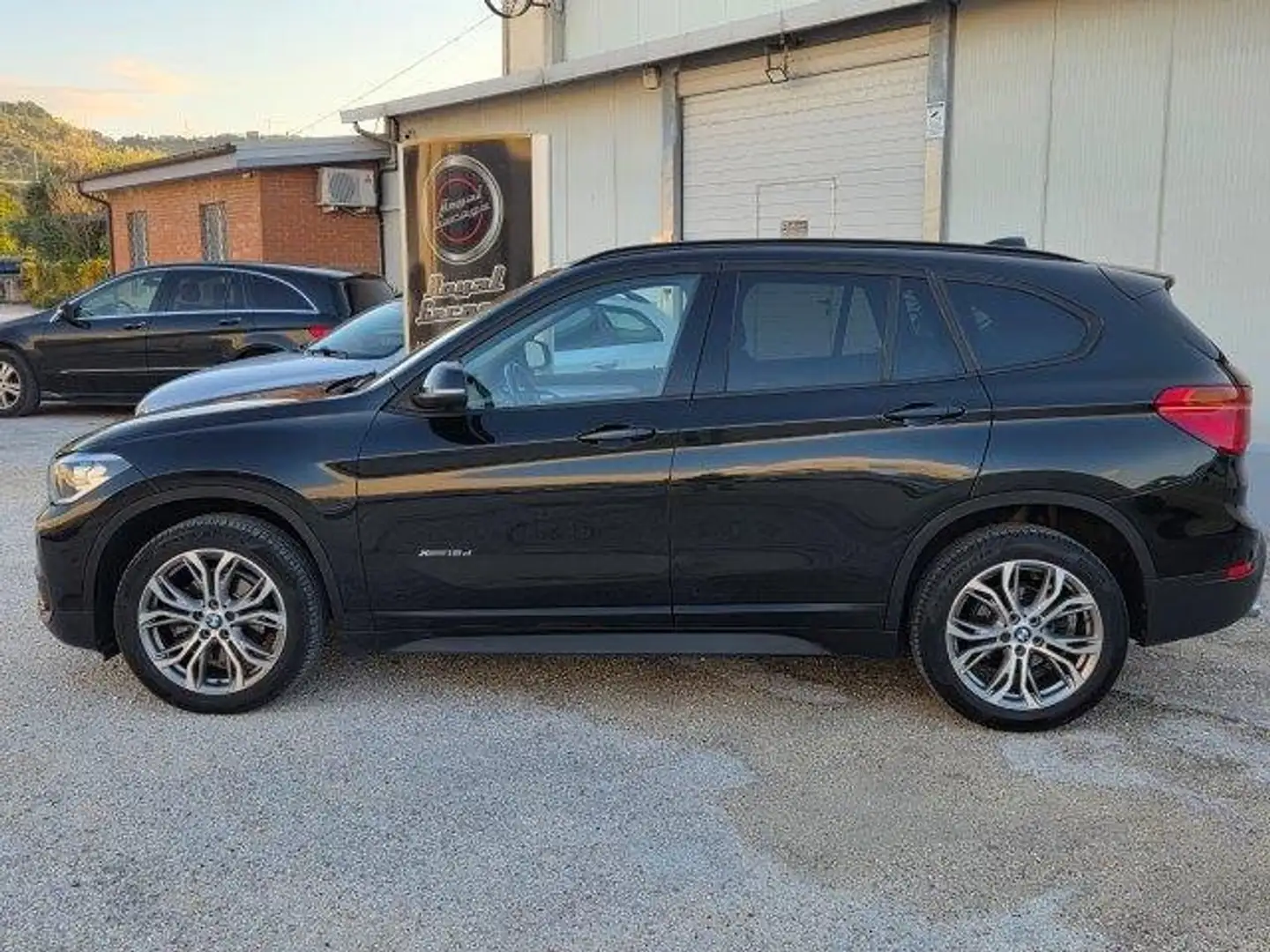 BMW X1 XDRIVE 18D STEPTRONIC F48 Noir - 2