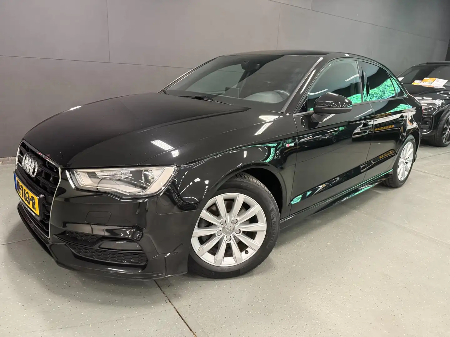 Audi A3 Limousine 1.4 TFSI S-LINE NAVI/LED/PDC/ECC/CRUISE/ Zwart - 2