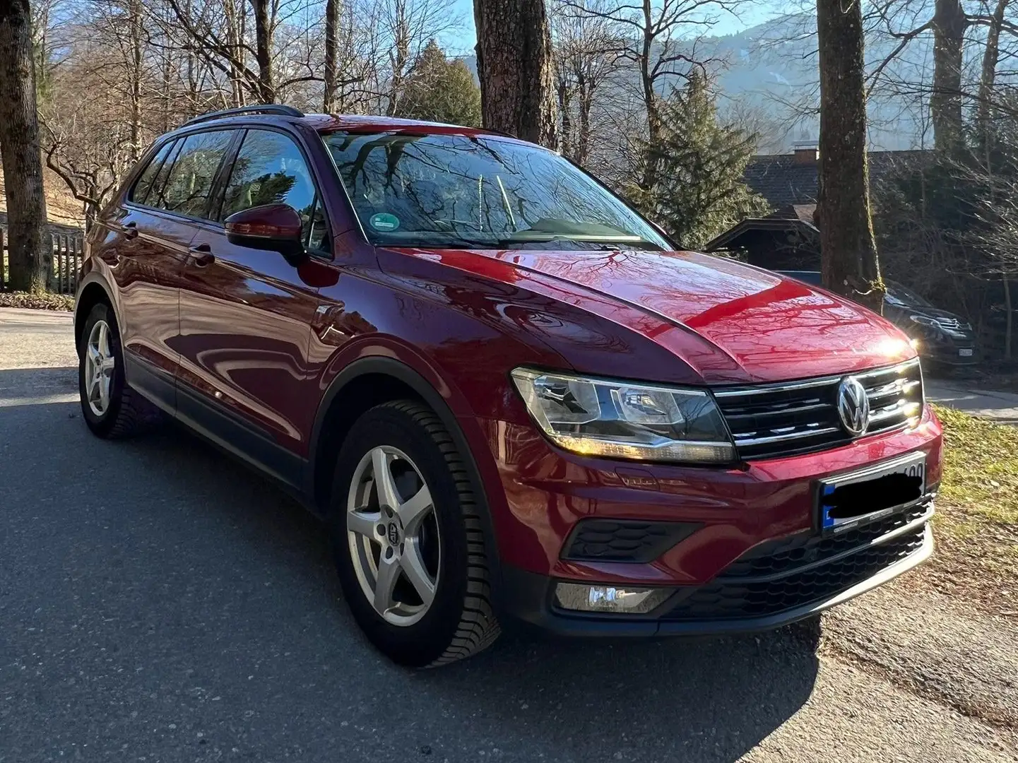 Volkswagen Tiguan Tiguan 2.0 TDI SCR (BlueMotion Technology) Trendli Rot - 1