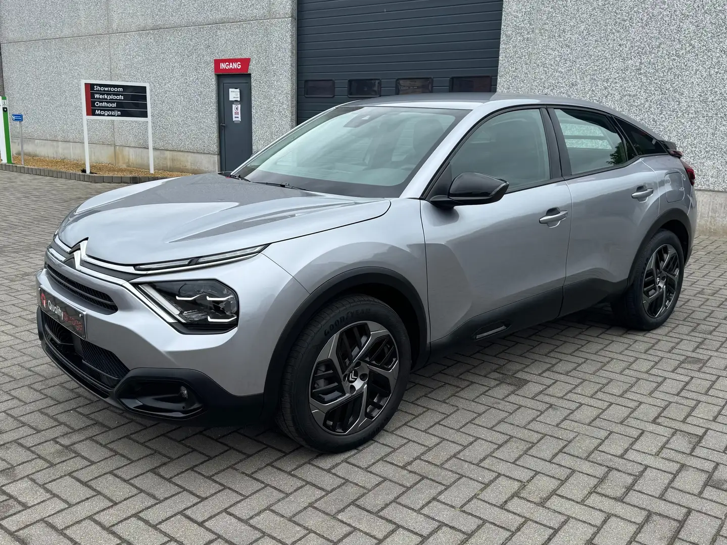 Citroen C4 1.2 T 130pk/Plus S/Navi/Dodeh/CarPlay/Cam Gris - 1