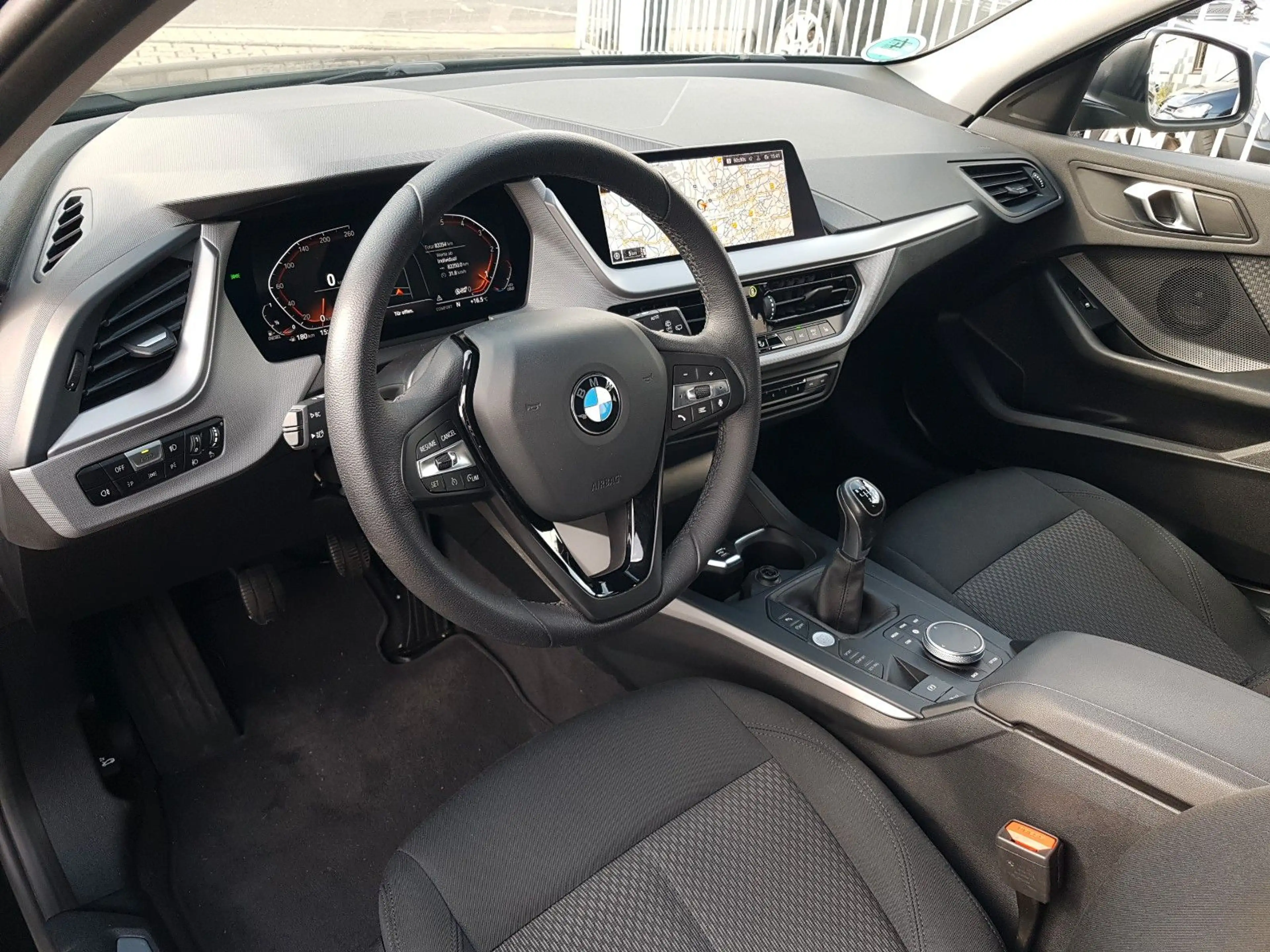 BMW 118 d Advantage Navi AHK Kamera LED Sitzheizung — photo 11