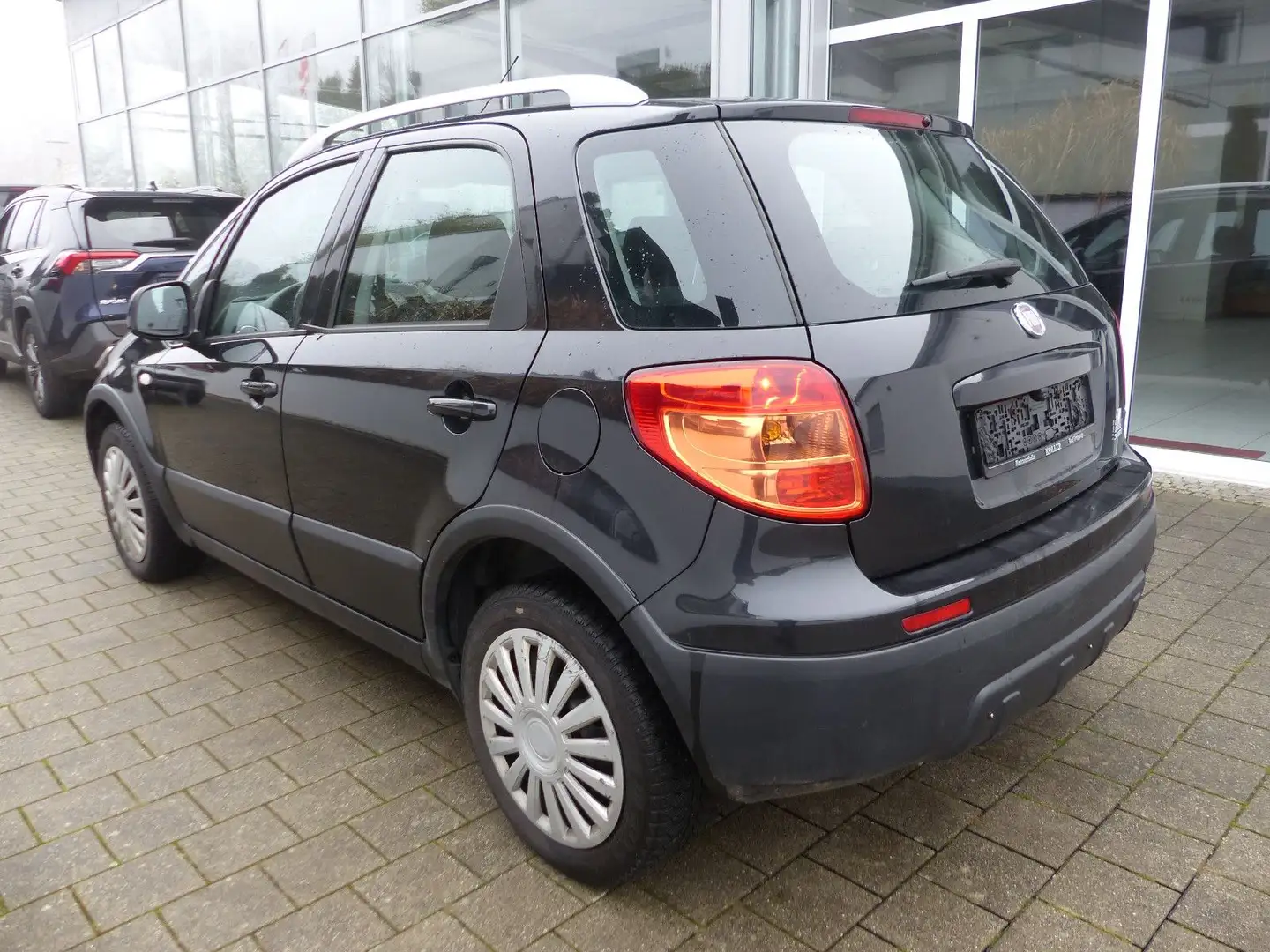 Fiat Sedici 1,6 B. 16V Emotion 4x2 Klimaautomatik Negru - 2