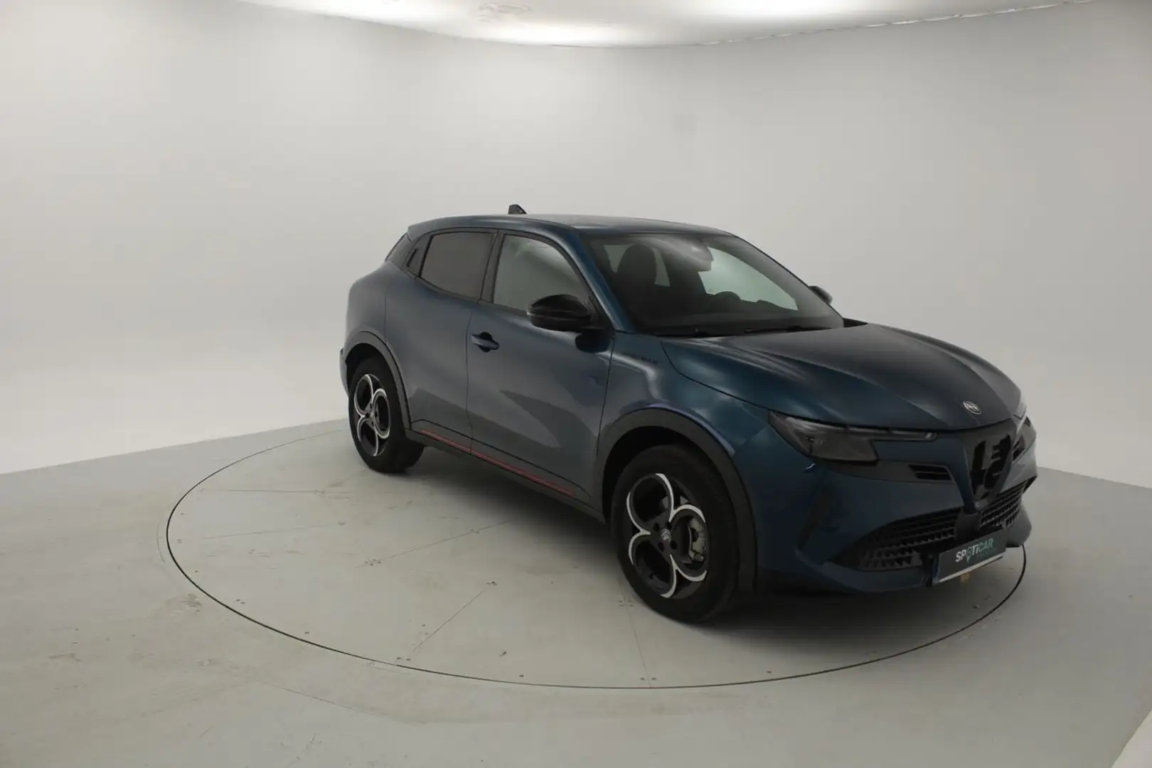 Alfa Romeo Junior Ibrida Speciale 100kW (136CV) Blauw - 1