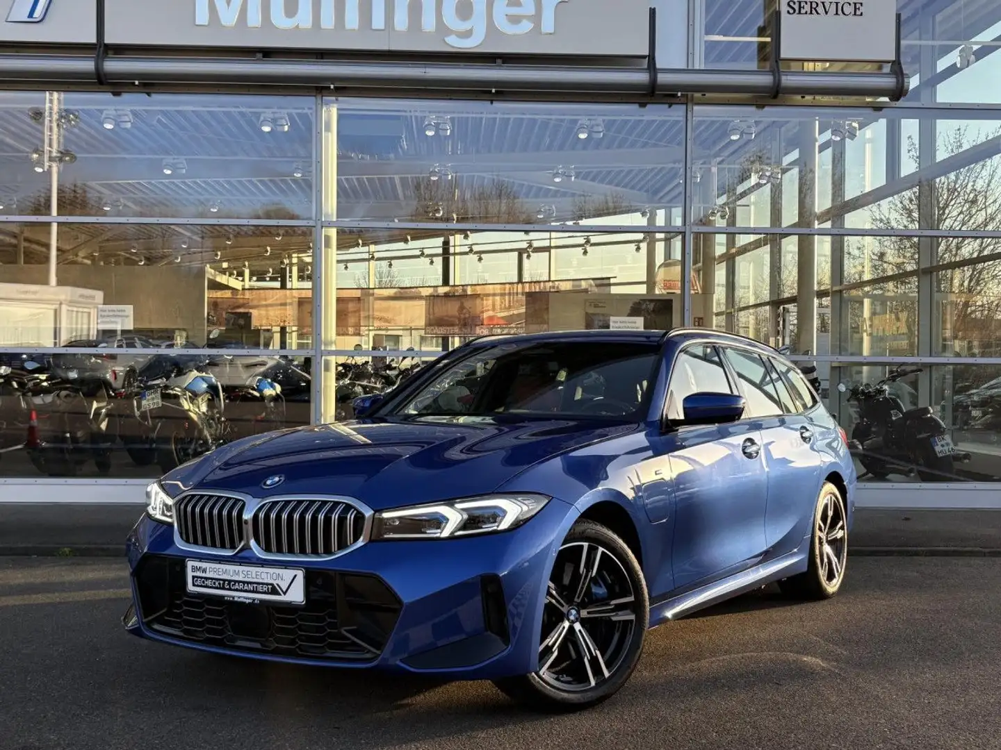 BMW 330 e xDr.T.M Sport SurView ACC HUD PanoD.AHK PA+ Blau - 2