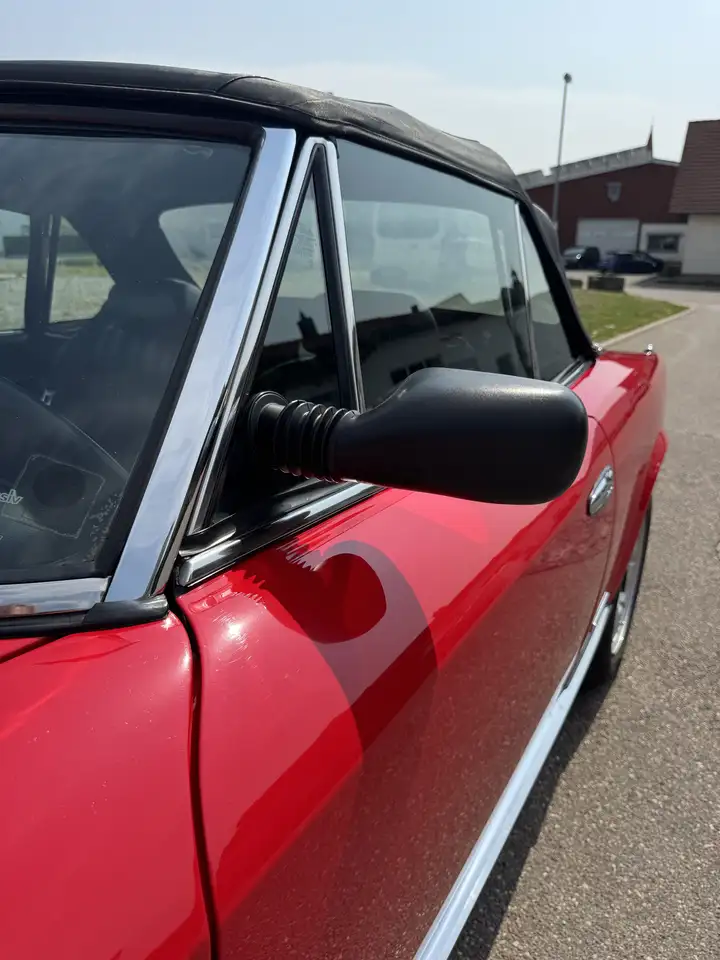Fiat 124 Spider Pininfarina, foto 9