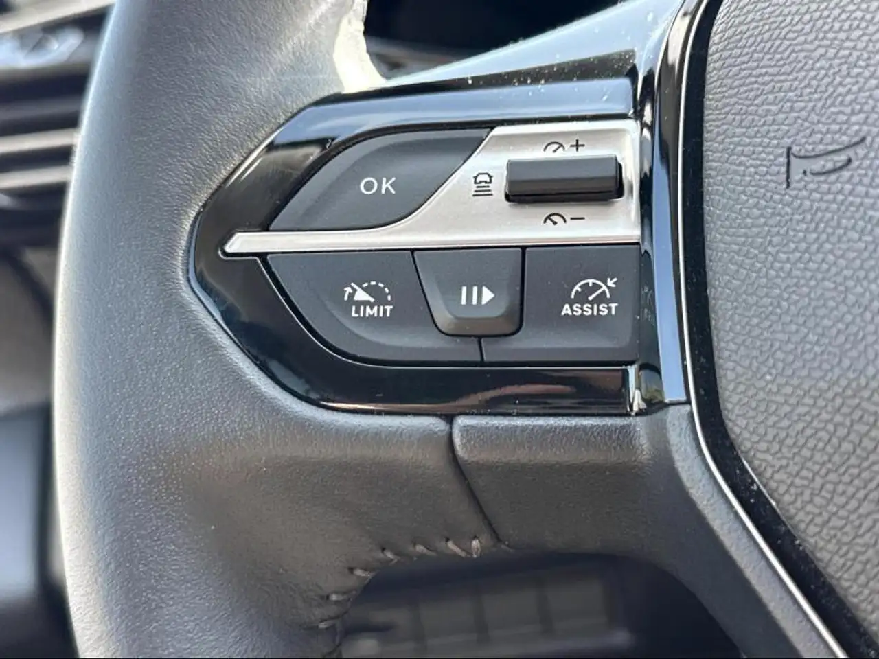 Peugeot 408 Allure Hybrid 145 DCS6, миниатюра 15