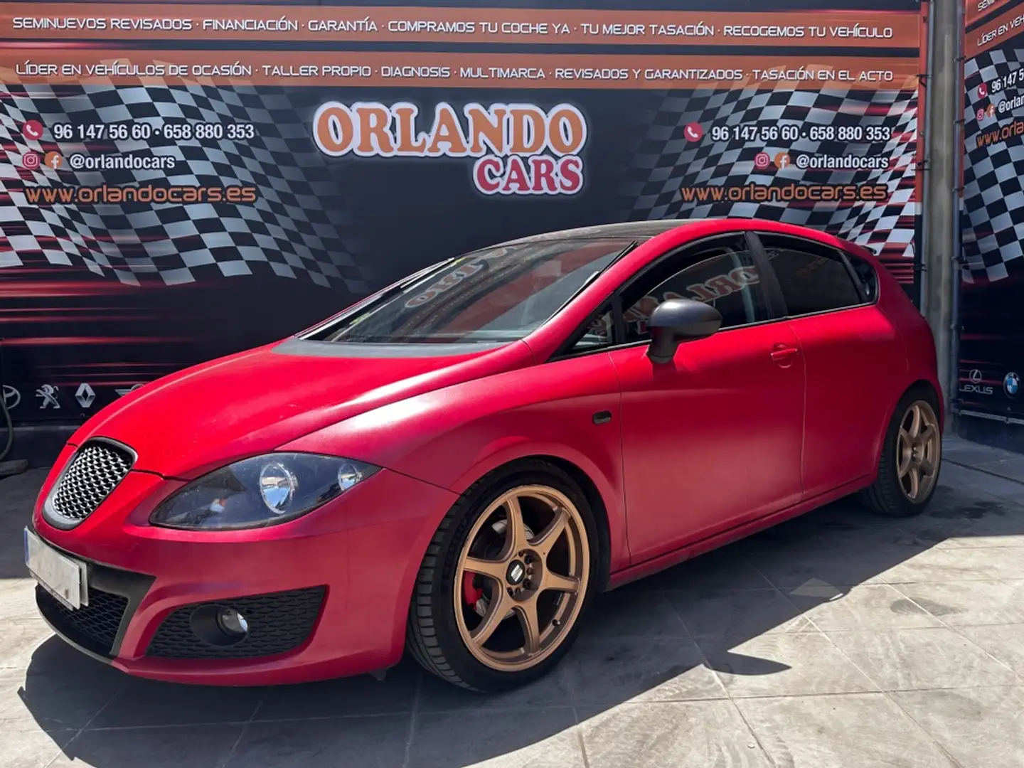 SEAT Leon 1.6TDI CR Reference Copa 90 Rojo - 1