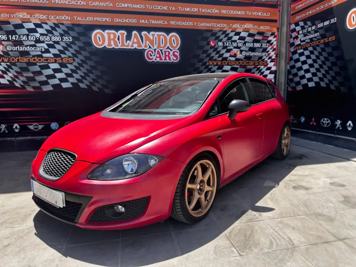 SEAT Leon 1.6TDI CR Reference Copa 90 Rojo - 2