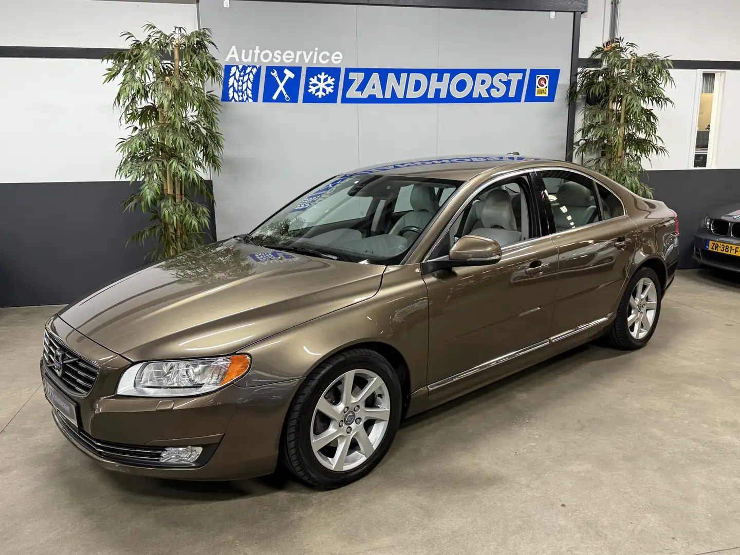 Volvo S80 1.6 D2 Momentum Brun - 1