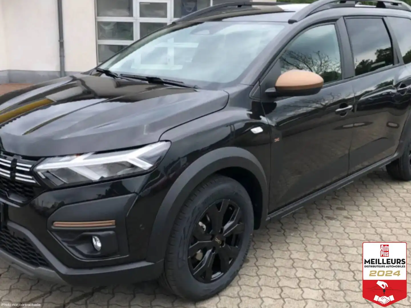 Dacia Jogger TCe 110 7 places Extreme +Pack confort +Navigation Noir - 1