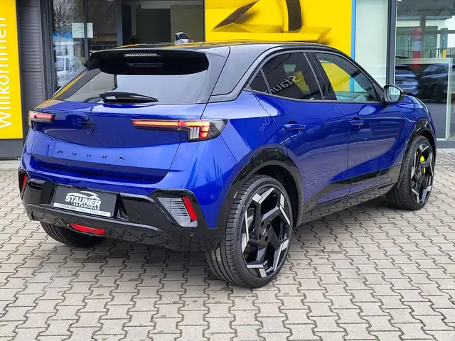 Opel Mokka-E view 3