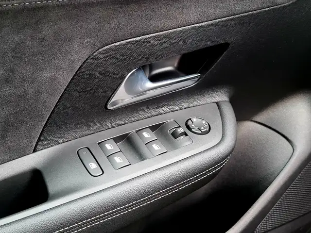 Opel Mokka-E view 14