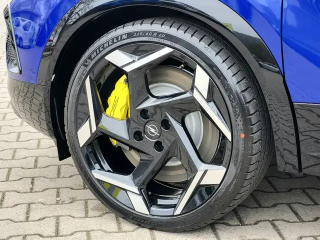 Opel Mokka-E view 9