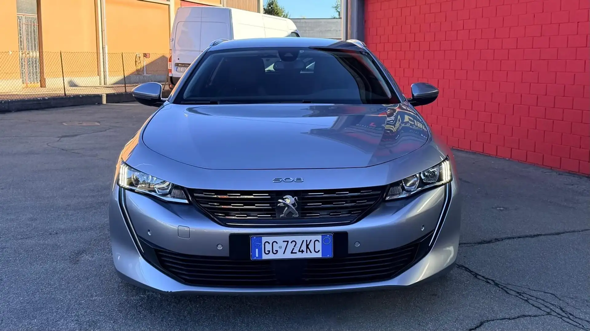 Peugeot 508 508 BlueHDi 130 Stop&Start EAT8 SW Allure Pack Plateado - 2