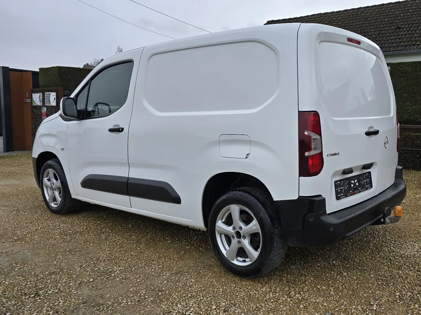 Opel Combo 1.5 TD 136 CV 3 PL. UTILITAIRE 11.562 €+T.V.A. Blanc - 2